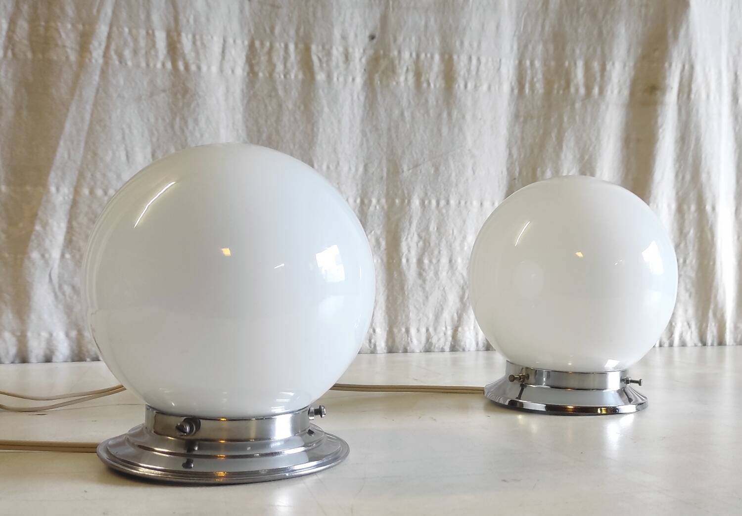 Ceiling light or table lamp with opaline globe, diameter 15 cm - mid 20th century.