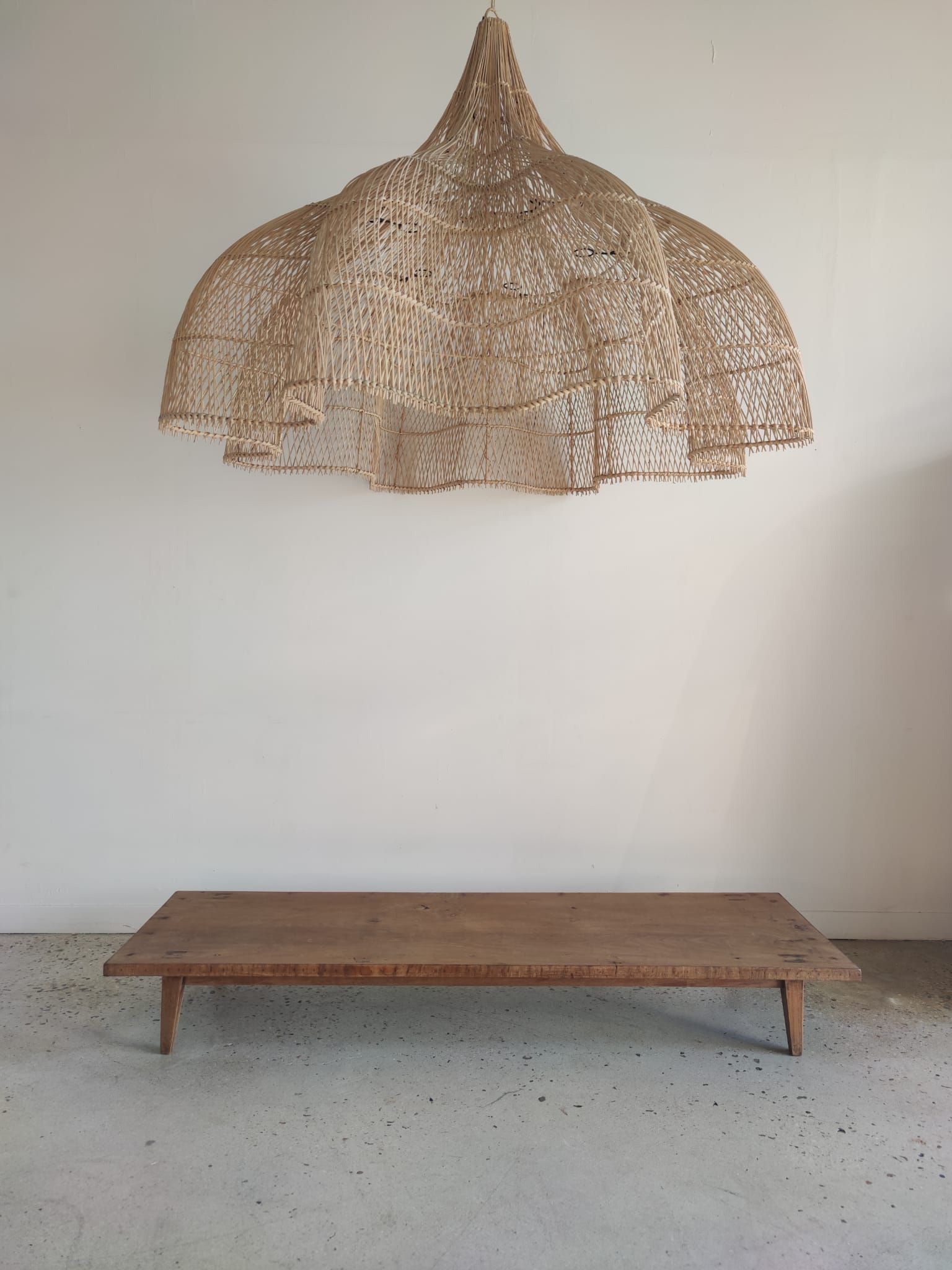 Huge rattan suspension in the shape of a corolla H:1m; D: 1m50