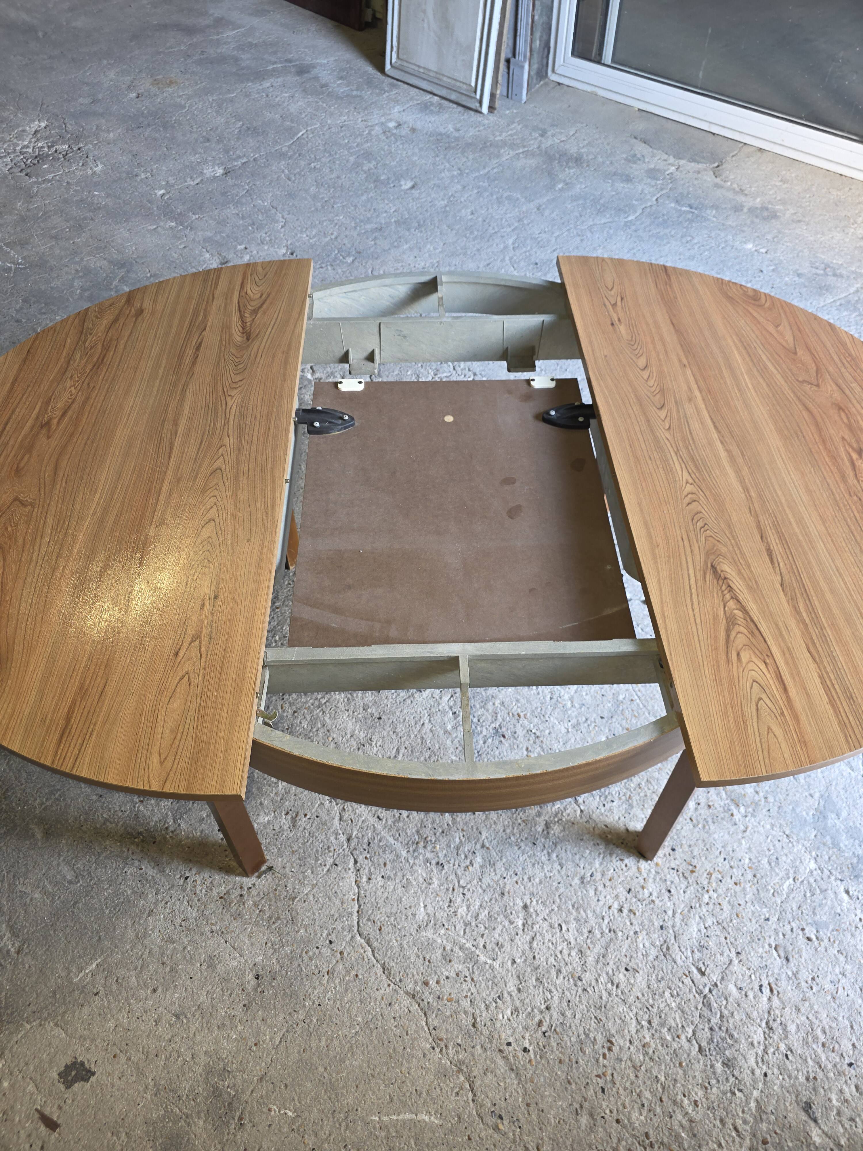 Table scandinave extensible en chêne des années 60