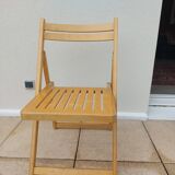 Folding chair in natural beech