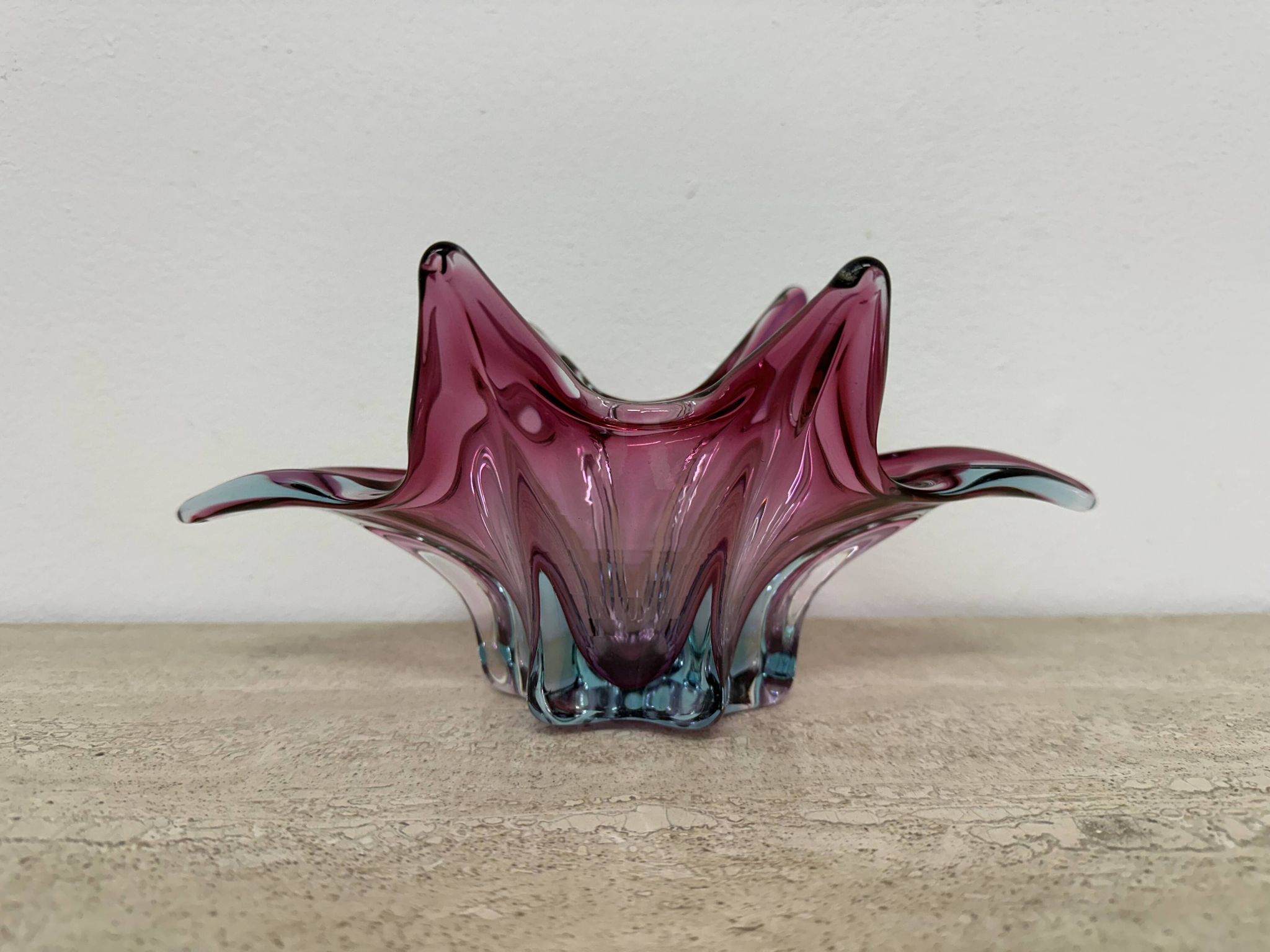 Bol en verre rose de Murano du milieu du siècle, années 1970