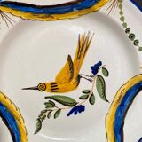 Large earthenware dish signed with bird decoration