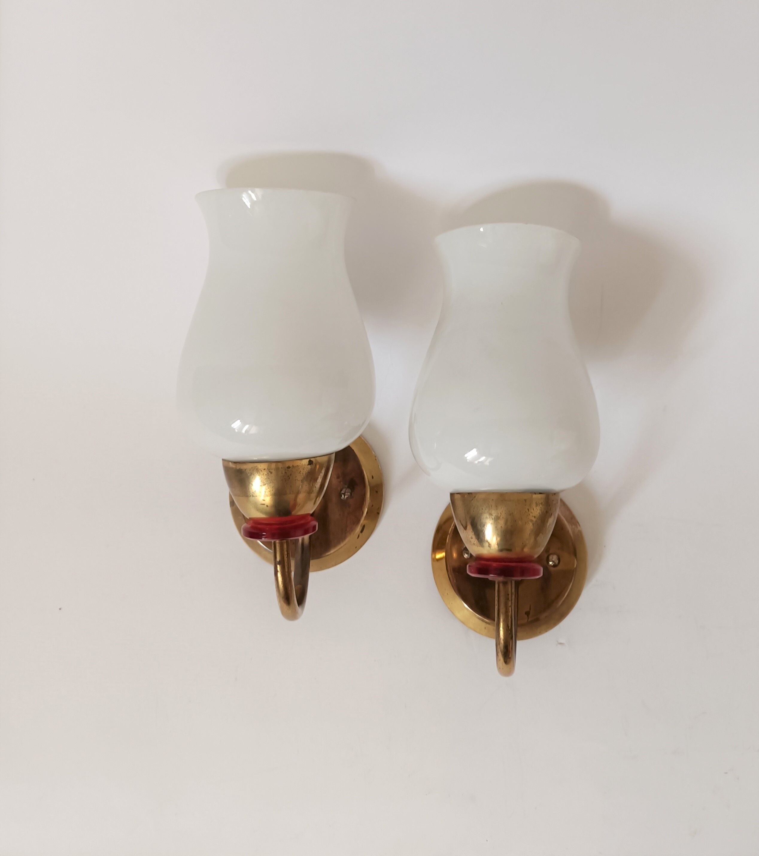 Pair of 1950 wall lamps in vintage golden brass