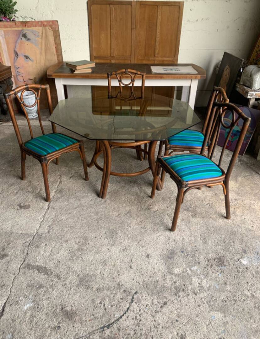 Table et chaises en rotin années 70-80