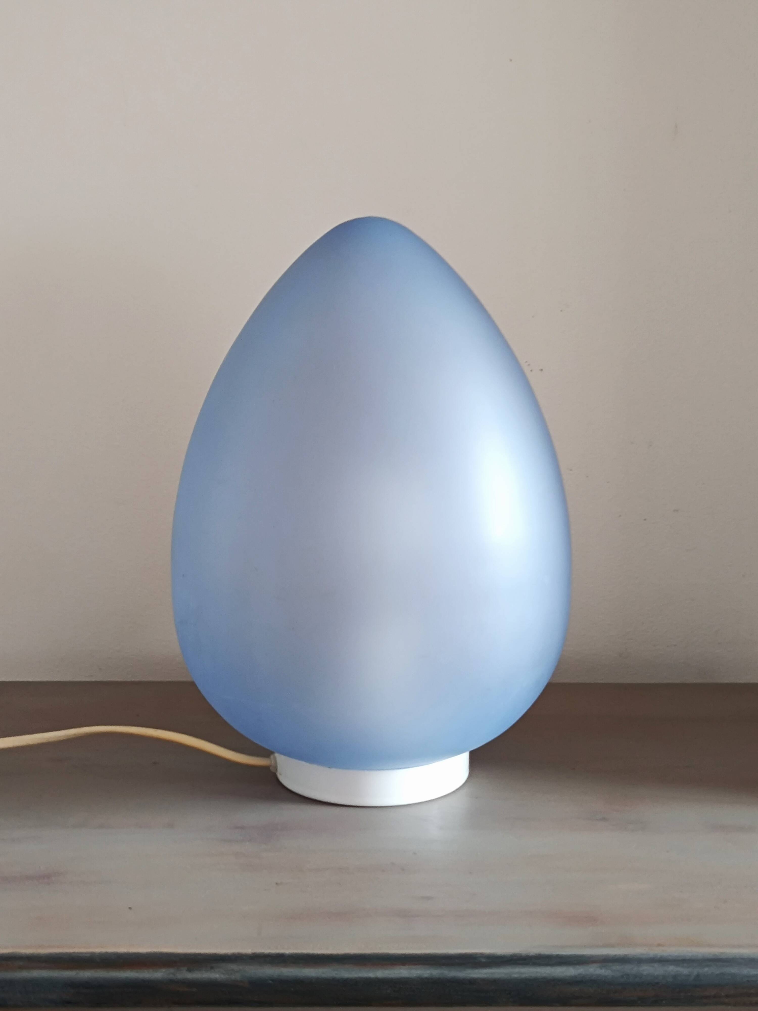 Uovo style ovoid lamp