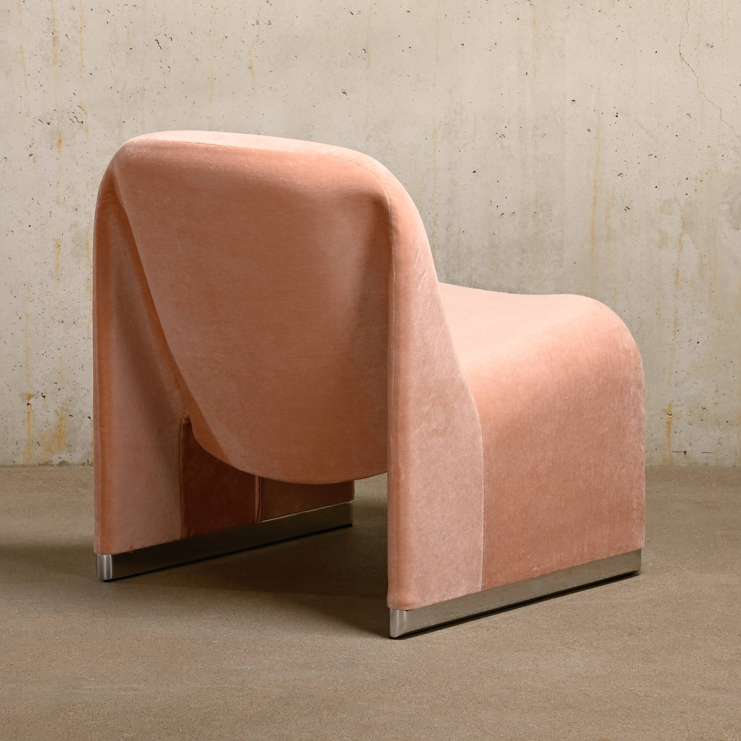 Giancarlo Piretti Alky Lounge Chair in Pink Velvet (Rose Dust) Fabric for Anonima Castelli
