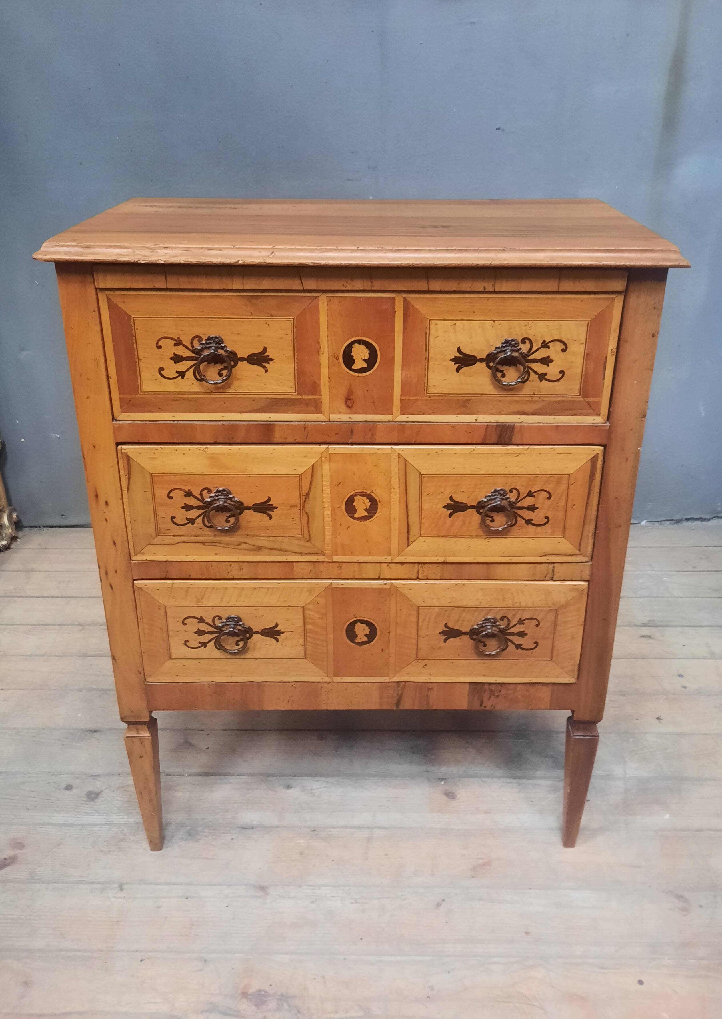 Commode scribane italienne en bois massif