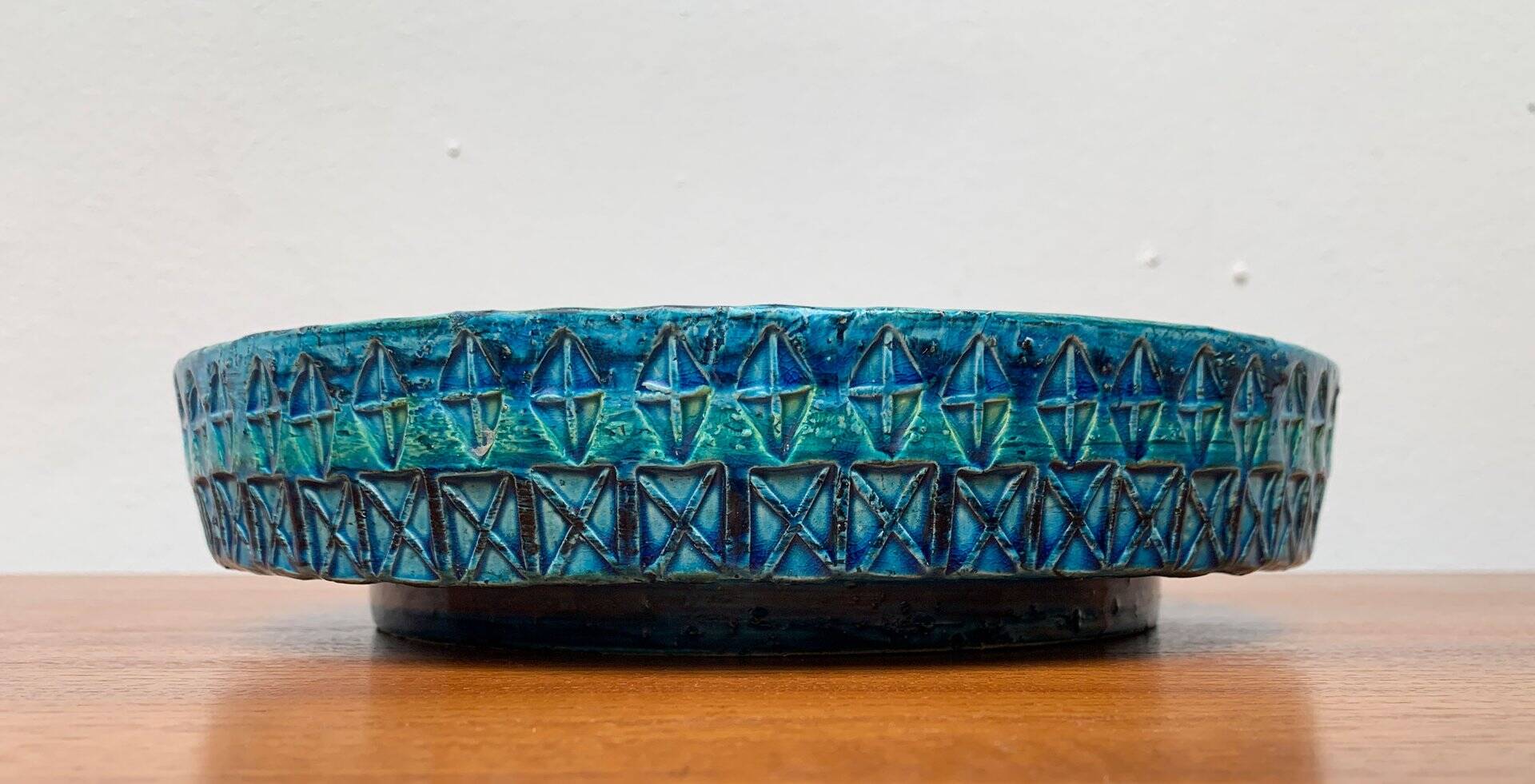 Large blue pottery bowl Rimini by Aldo Londi for Bitossi, Italy, 1960s.
