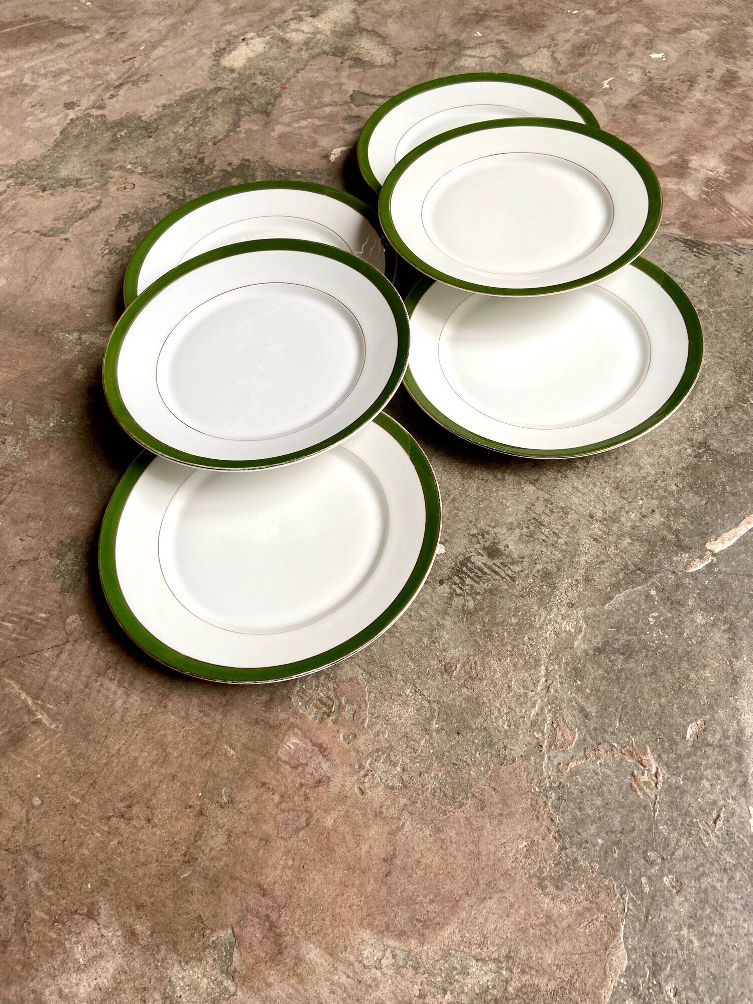 6 flat plates in white, green and gold porcelain