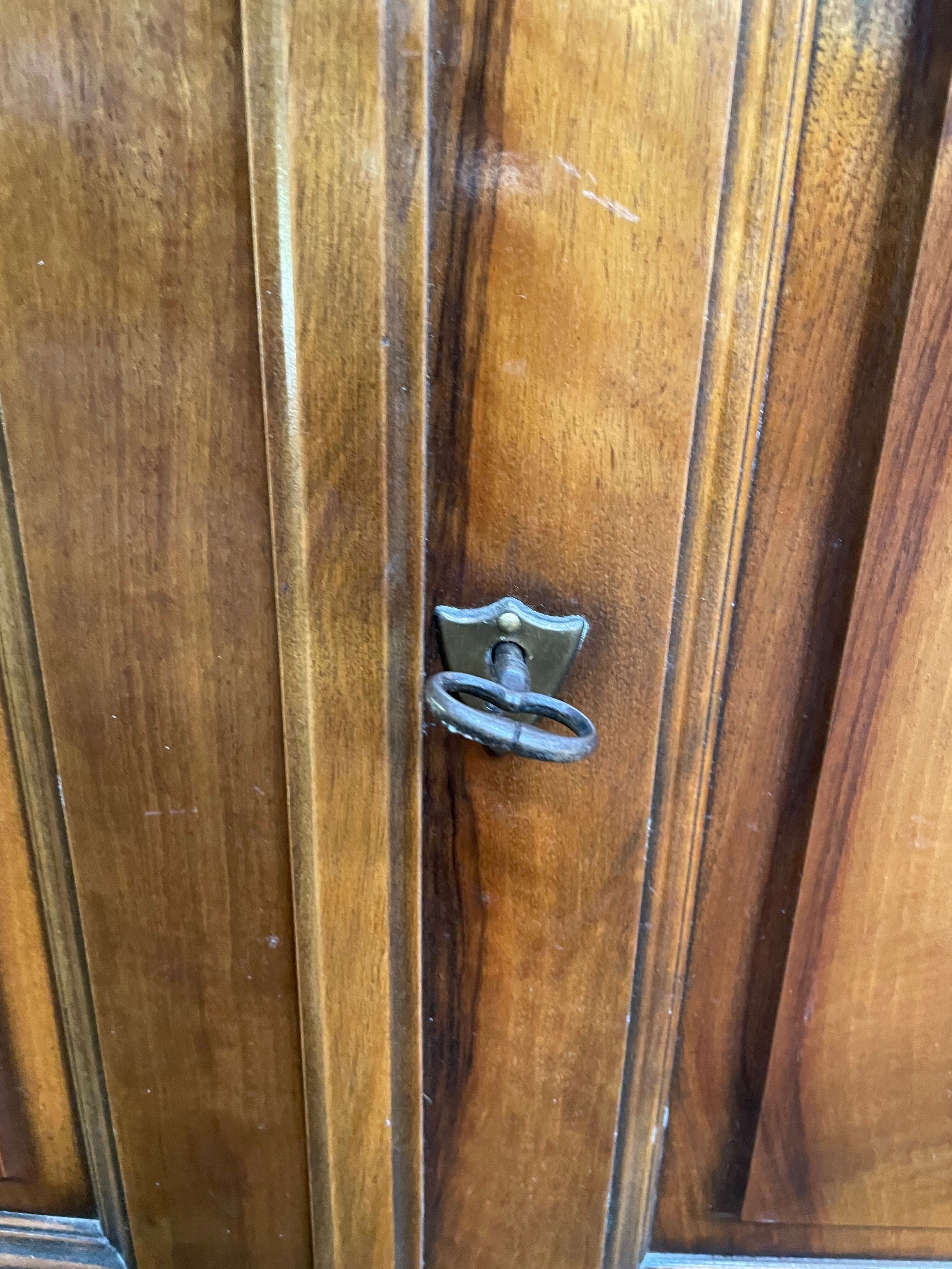 Buffet low Style Louis Philippe in walnut