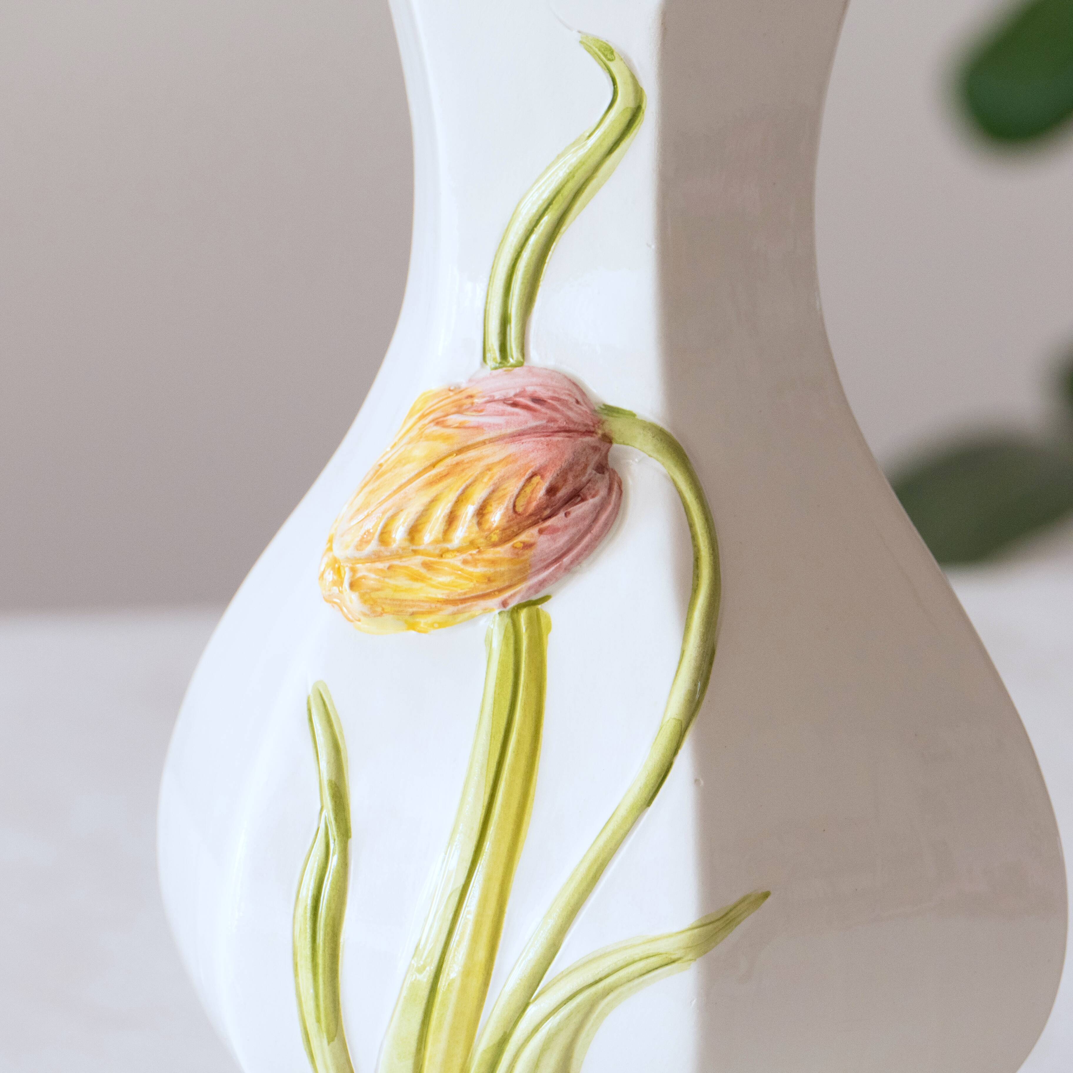 Vase vintage en barbotine tulipe signé Bassano