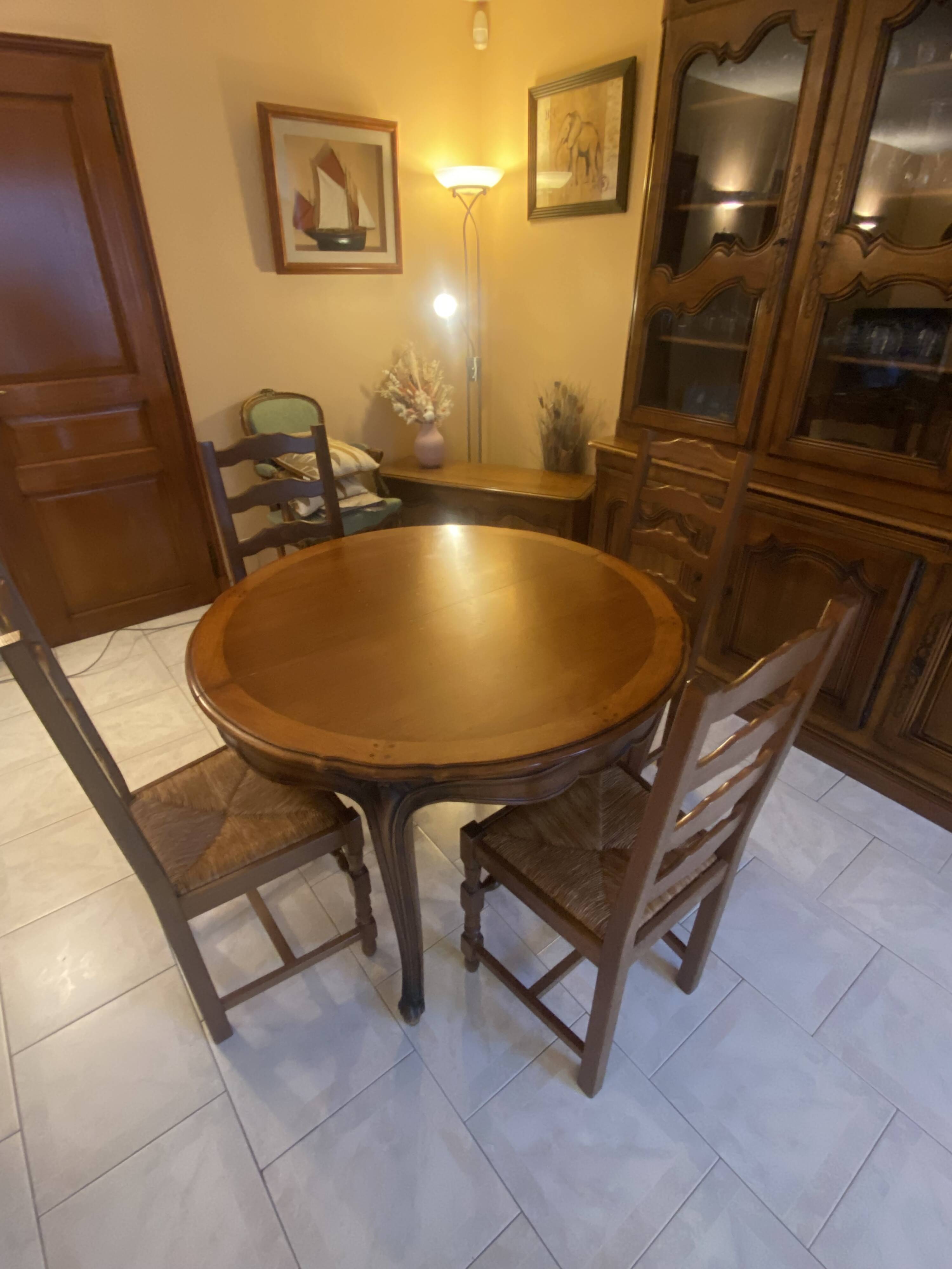 Table in solid cherry wood in Louis XV style.