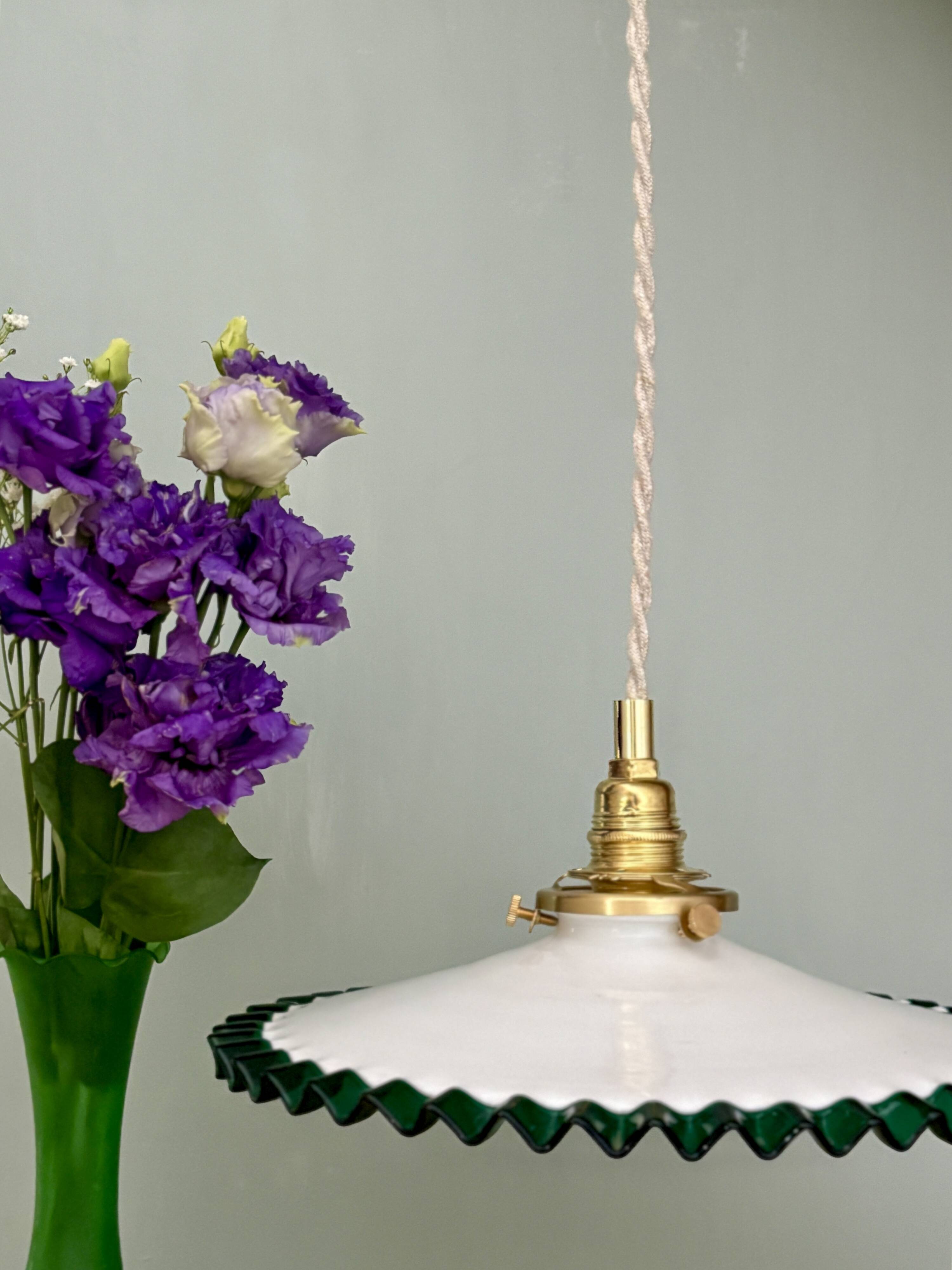 Suspension globe vintage en opaline bleue