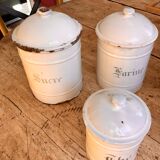 Enamelled iron kitchen pots