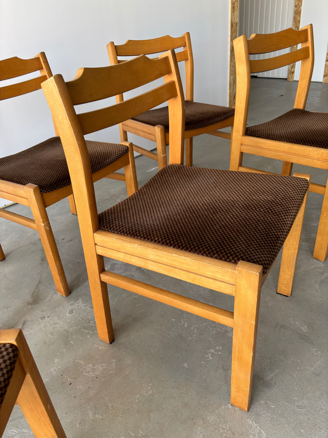 Set of 6 beech frame chairs in vintage 70s Scandinavian style.