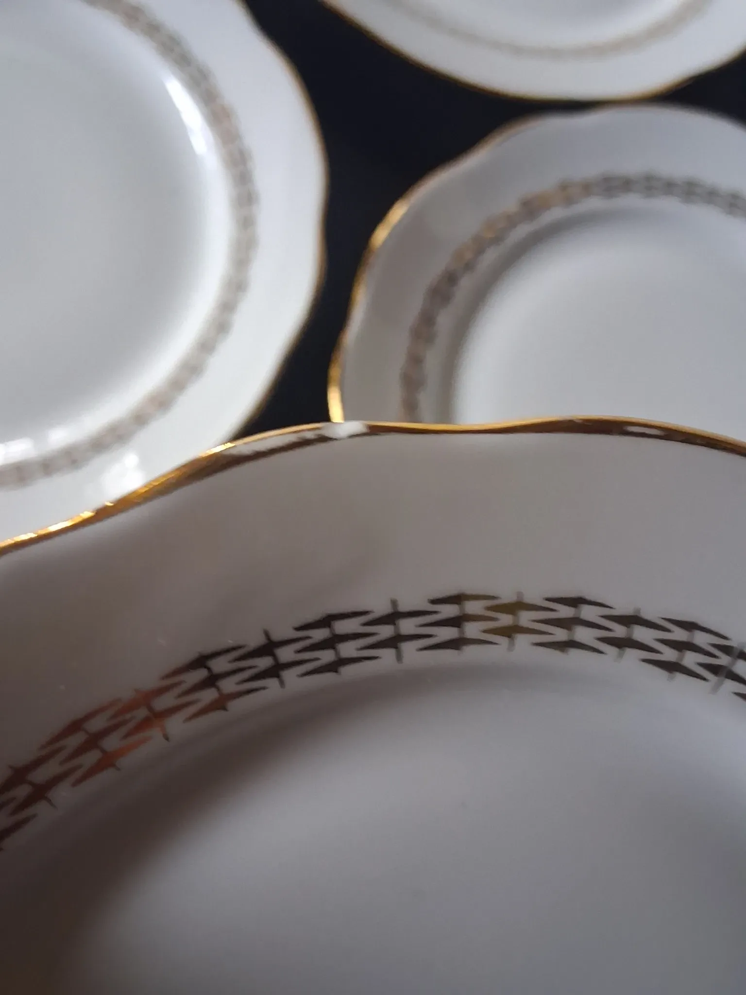 6 dessert plates in porcelain from Sologne "La Motte in good condition.