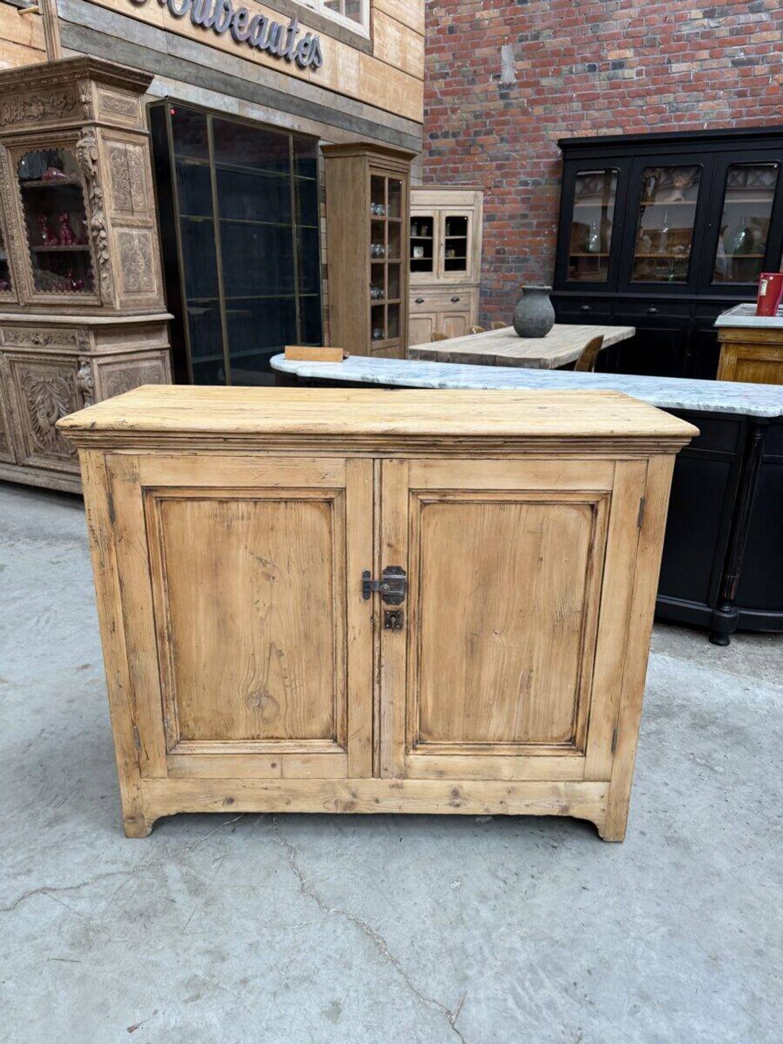 Buffet en sapin 1920