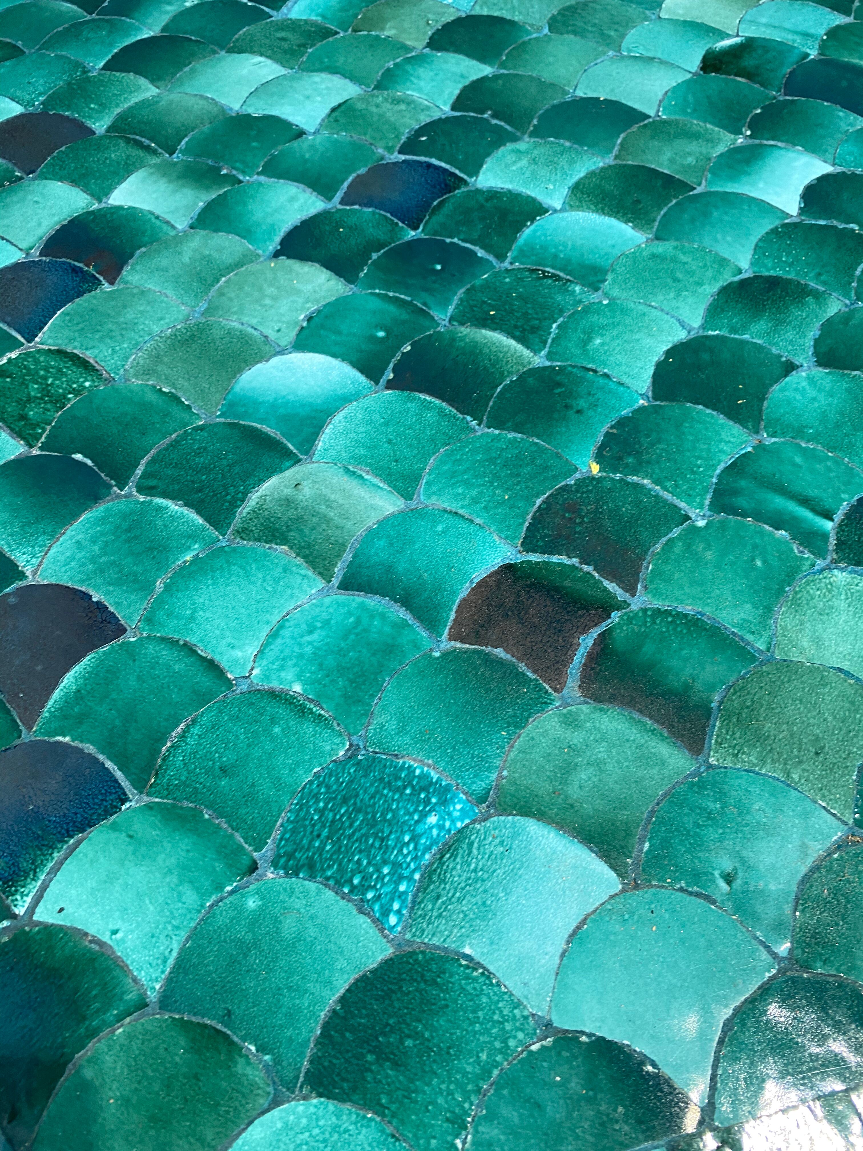 8 people zellige table