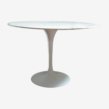 Table avec plateau en marbre