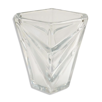 Vase en cristal, relief triangles