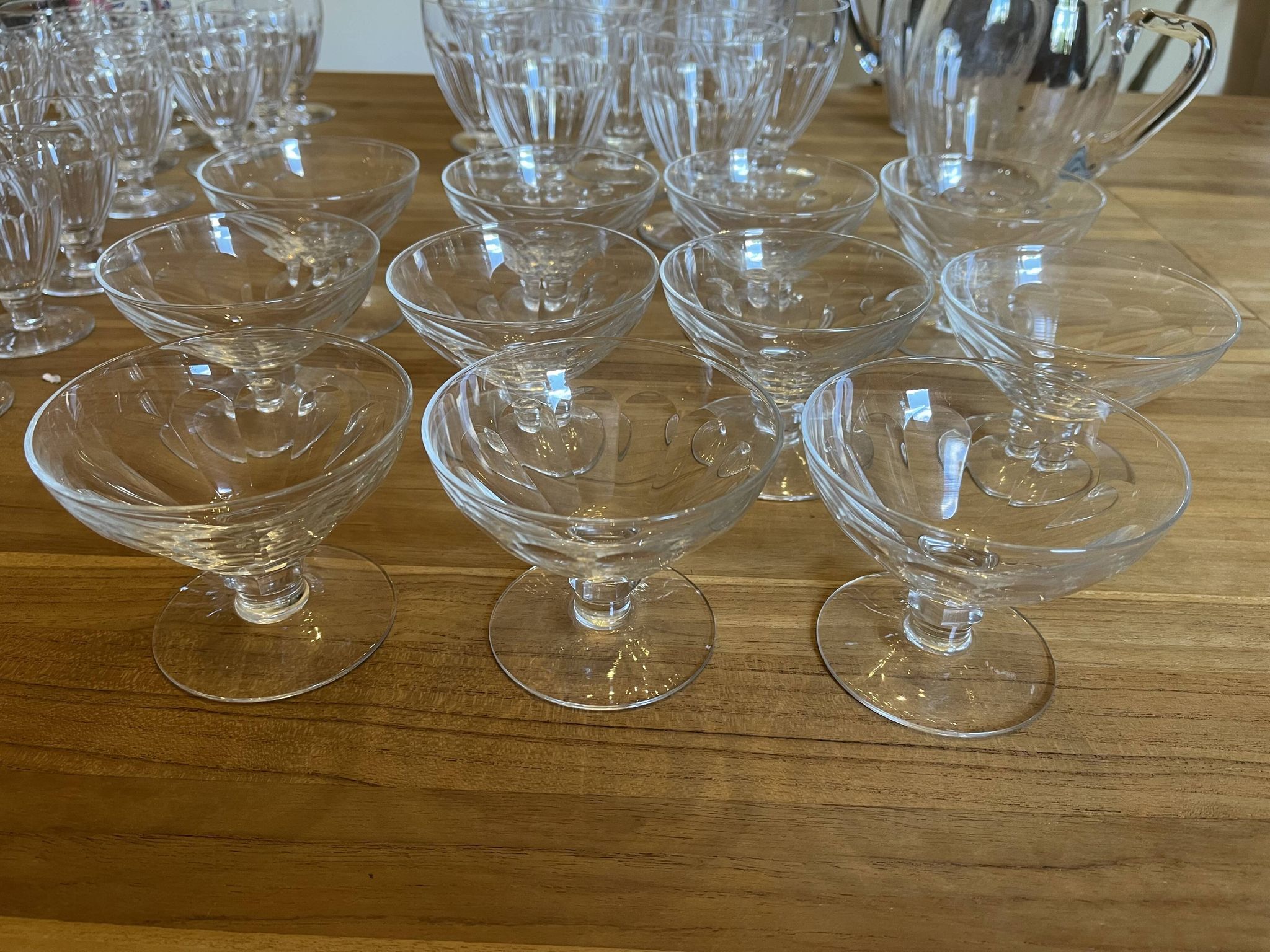 Crystal service of 44 glasses and 2 jugs from the 1930s.