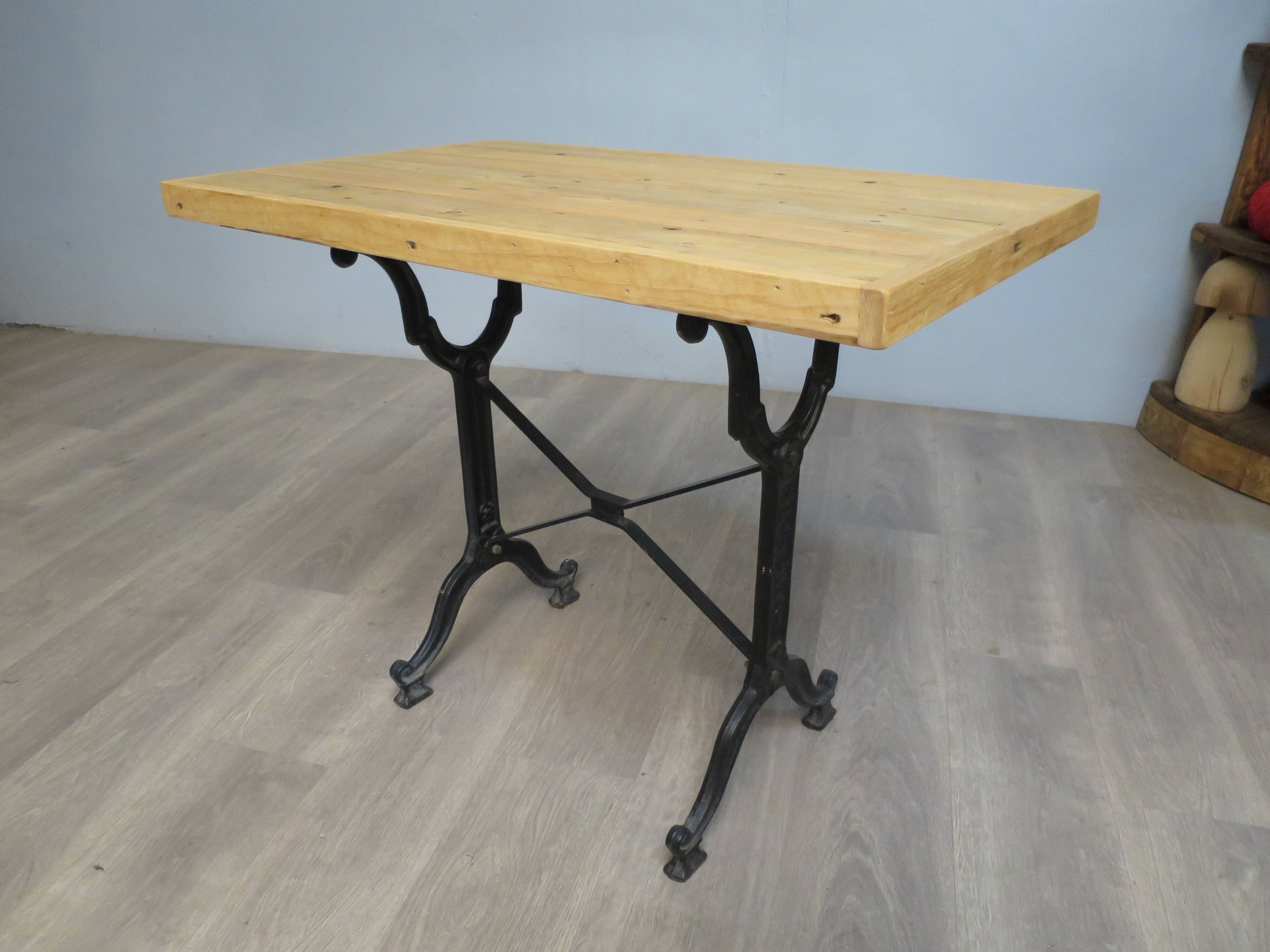 table bistrot piétement métal plateau rustique