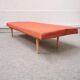Day bed tissu rouge