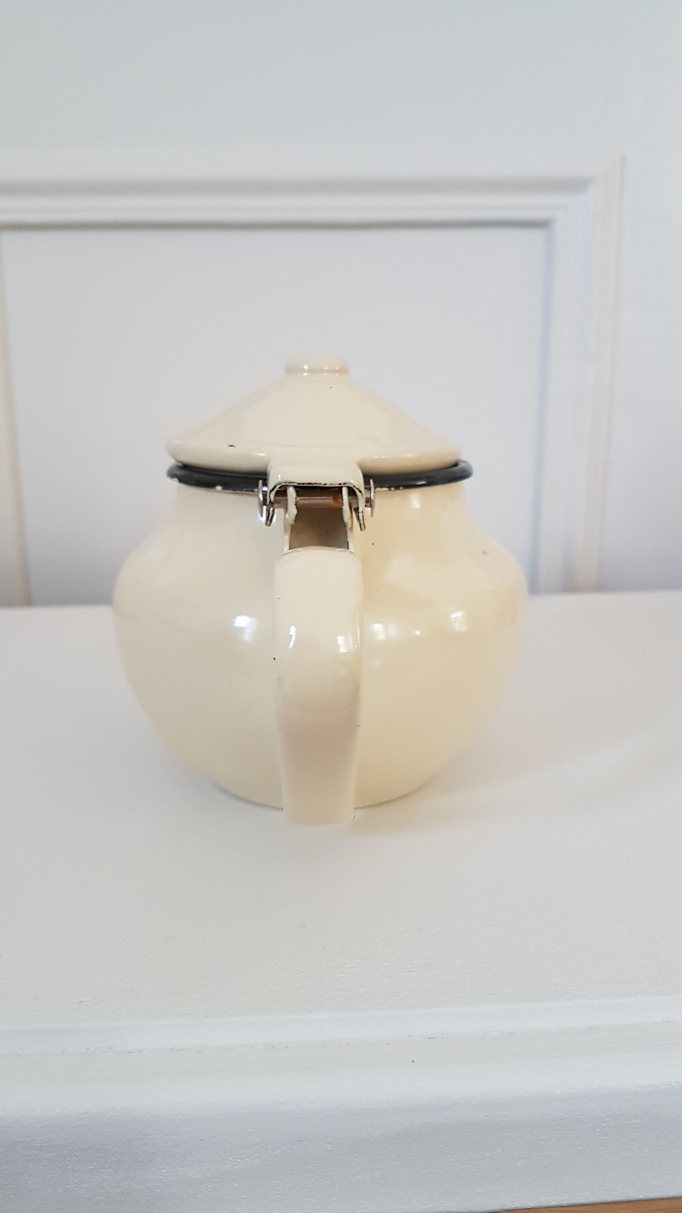 Enamelled teapot