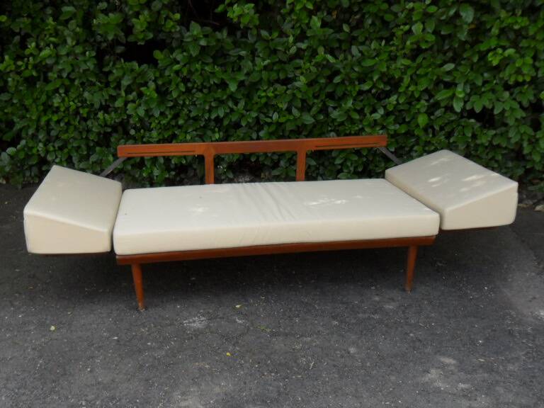 Scandinavian rest sofa, daybed FD 451 Hvidt and Nielsen signed