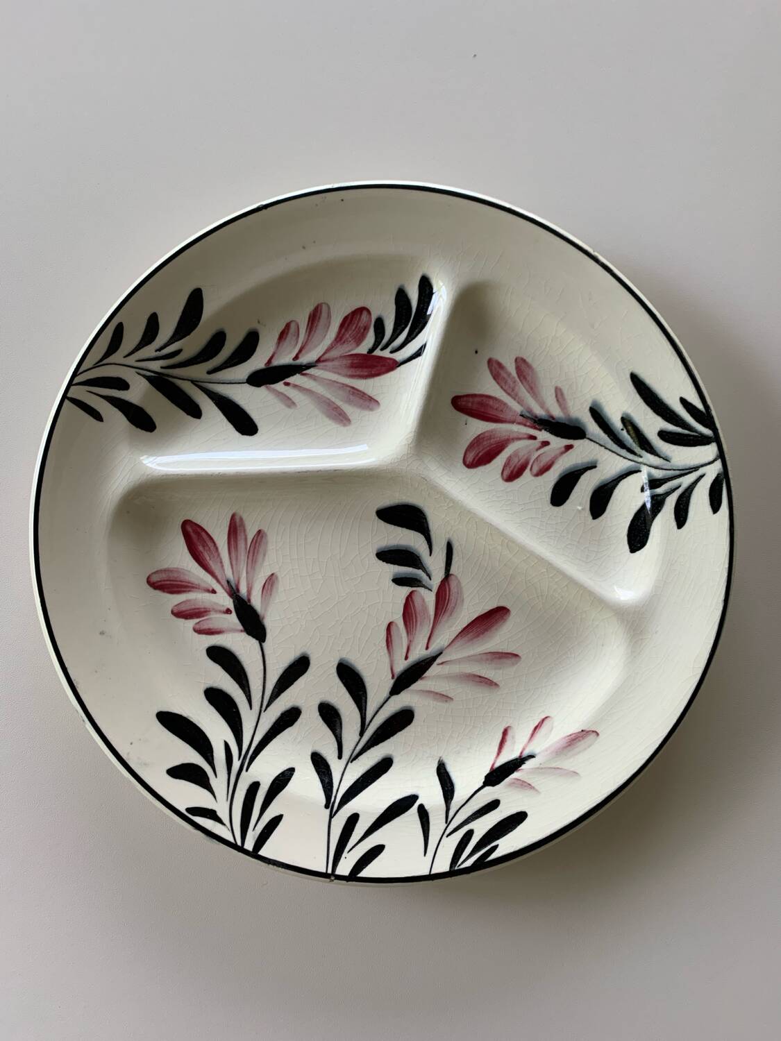Old earthenware dish from Onnaing