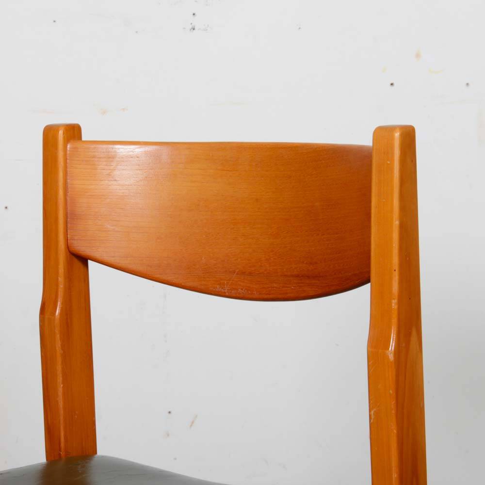 Set of 6 solid elm and leather chairs by Self, 1980.