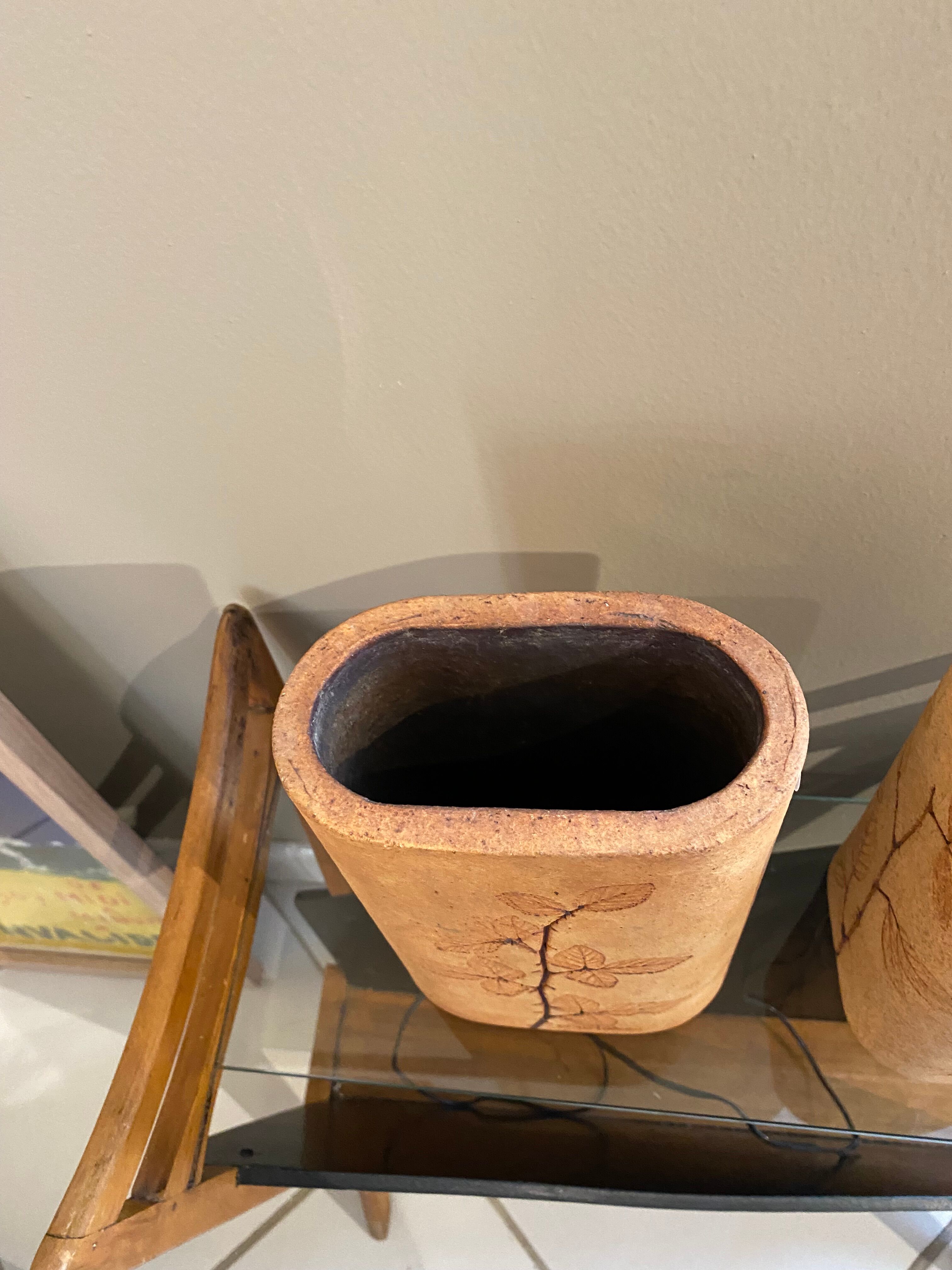 Leduc ceramic vase plant footprint