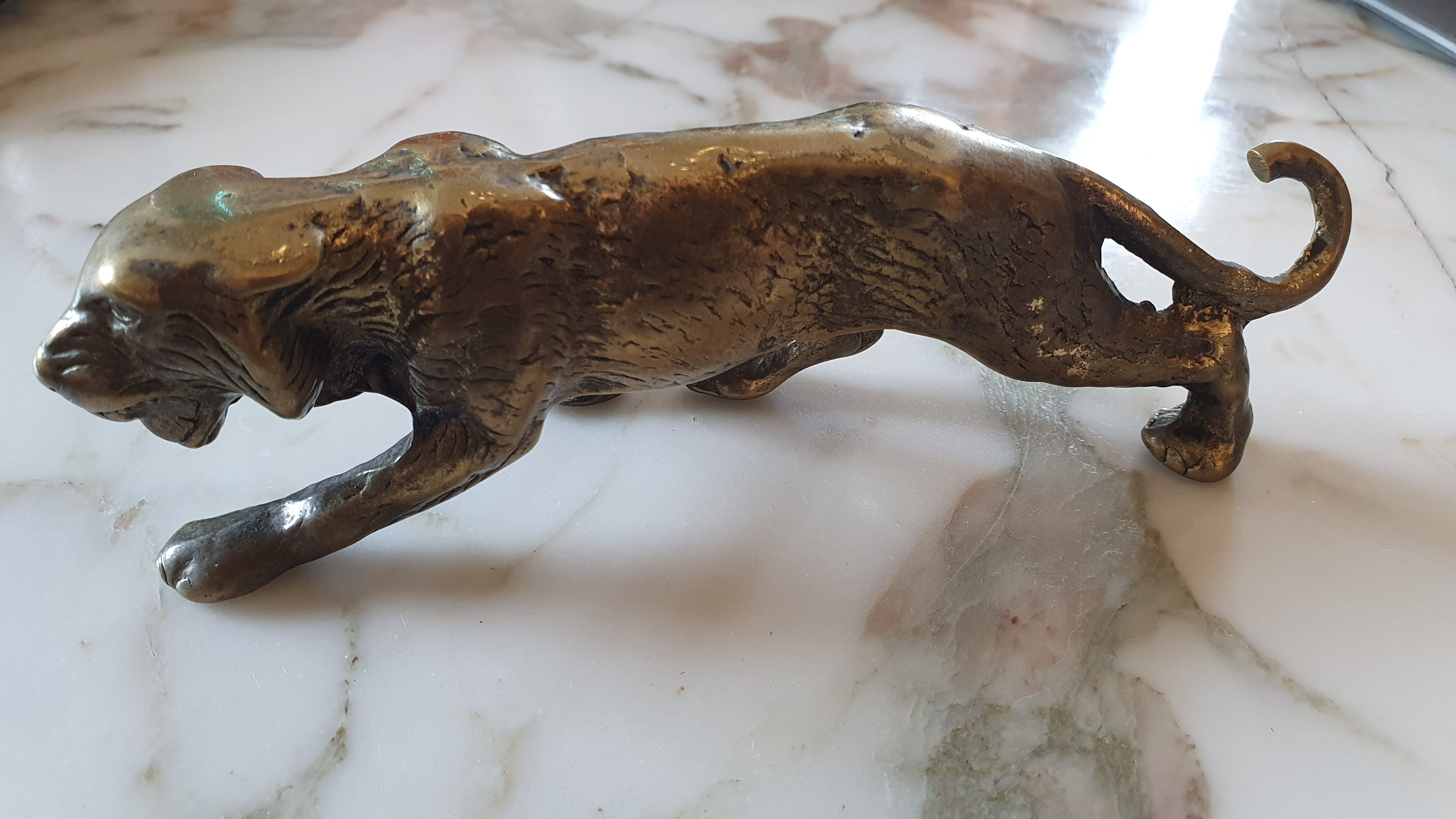 Statuette paper press panthère 70s