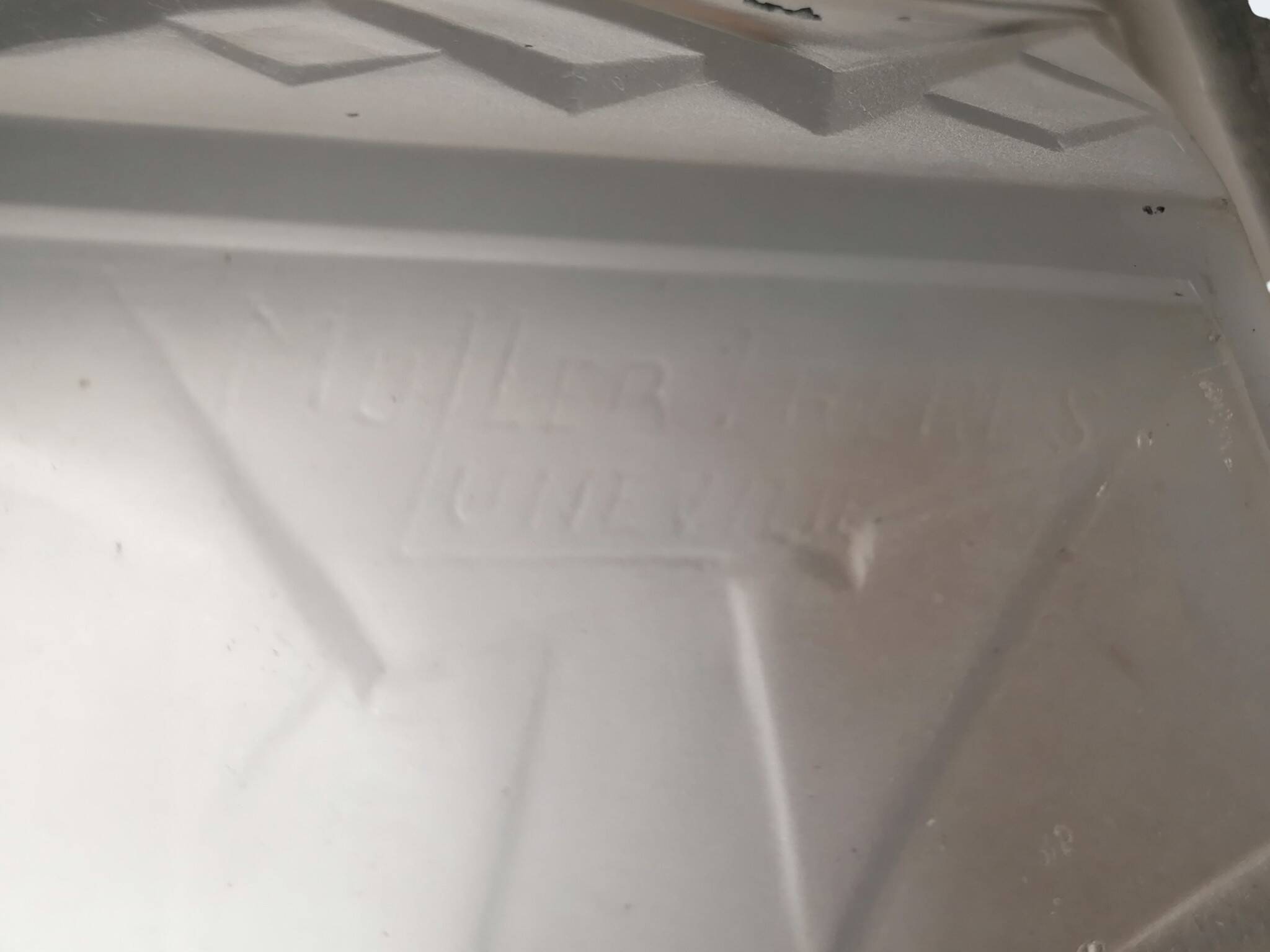 Plafonnier en verre moulé pressé Art déco - Muller Frères