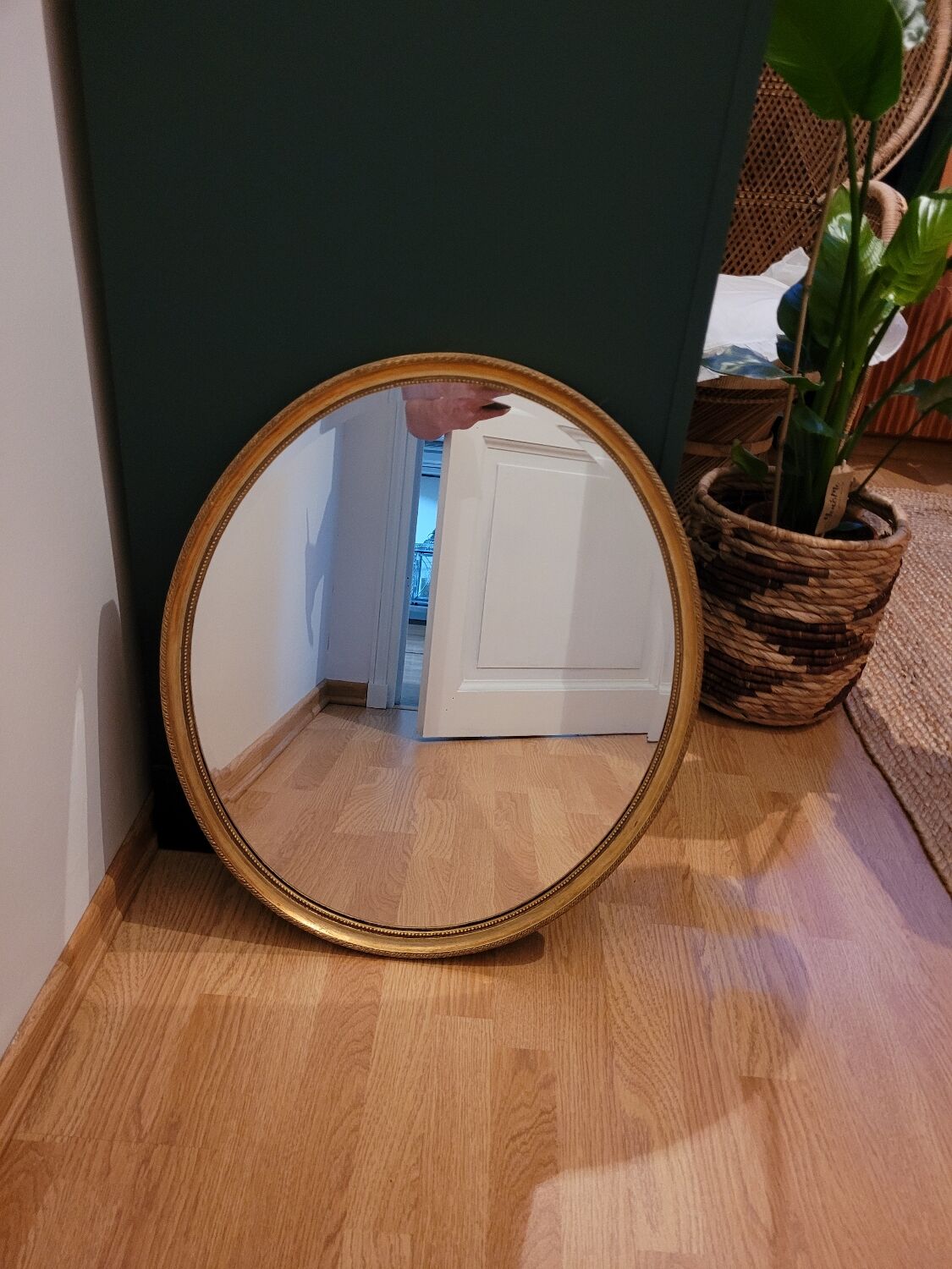 Oval beveled mirror