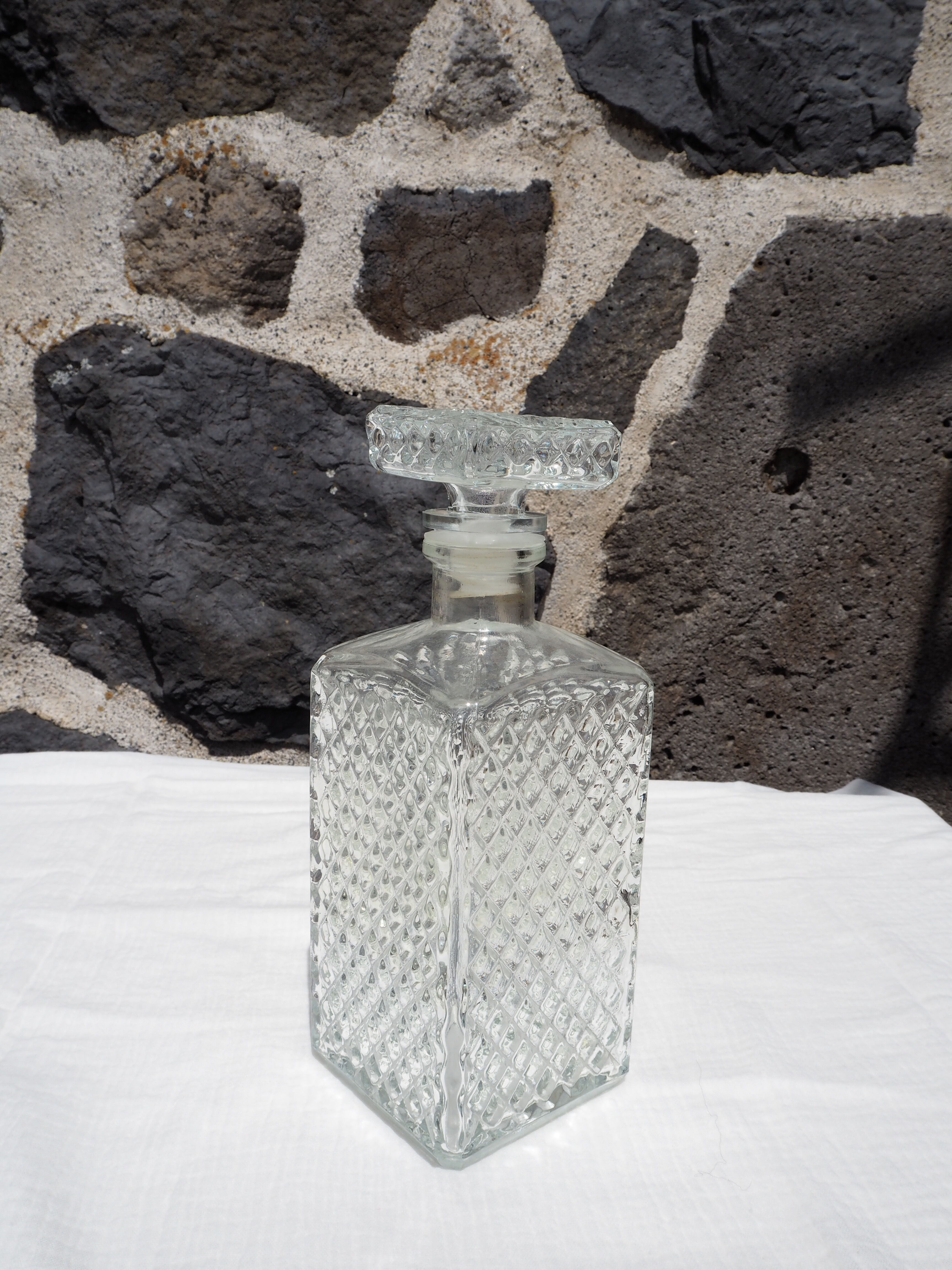 Glass whisky decanter