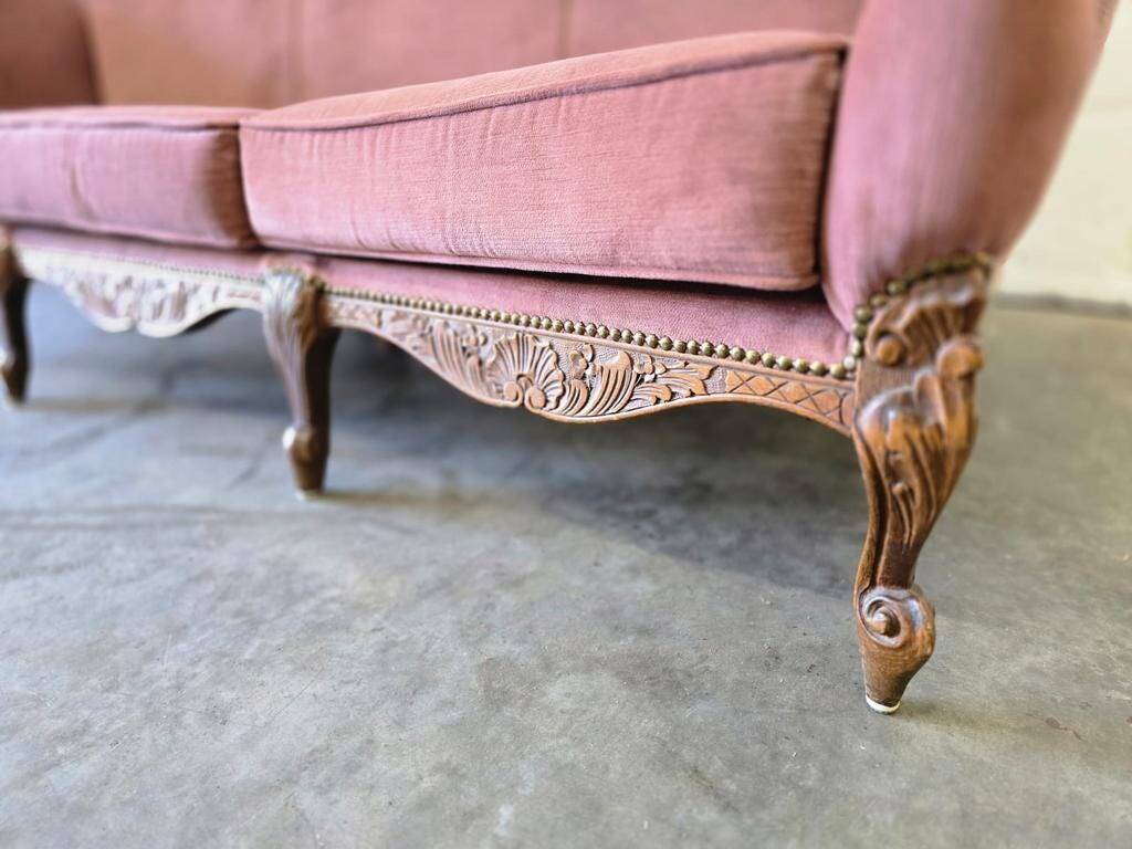 Fauteuil / canapé / trois places baroque vintage rose poudré