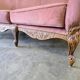 Fauteuil / canapé / trois places baroque vintage rose poudré