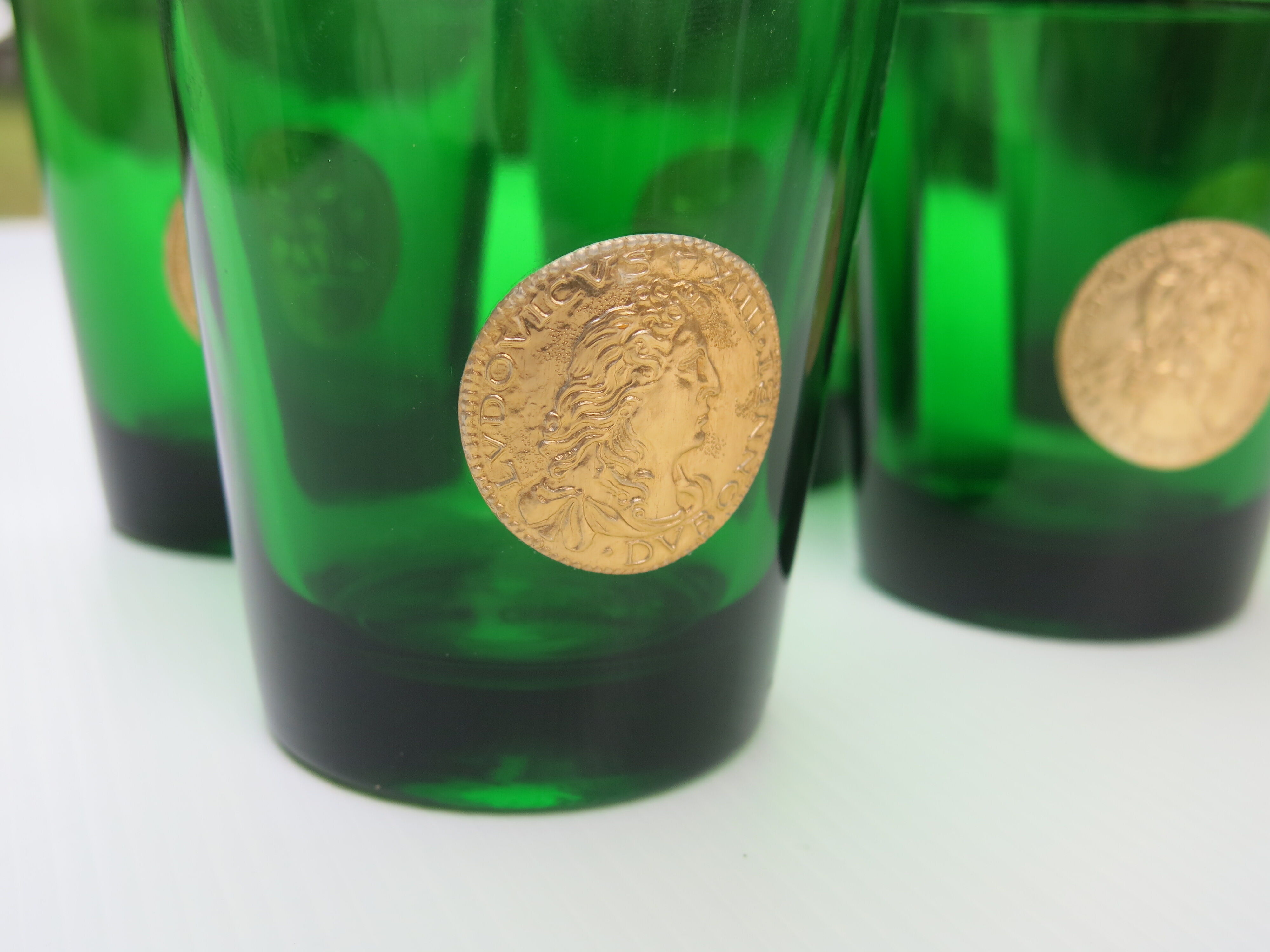 6 water glasses of green colors in very good