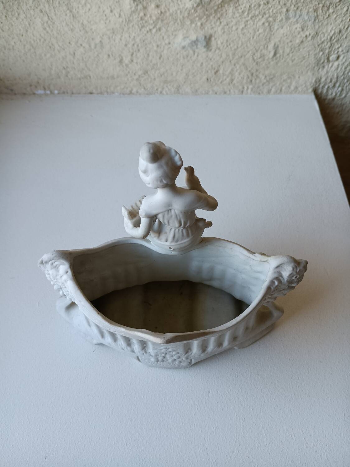 Flower girl/Vase Lady with a bird