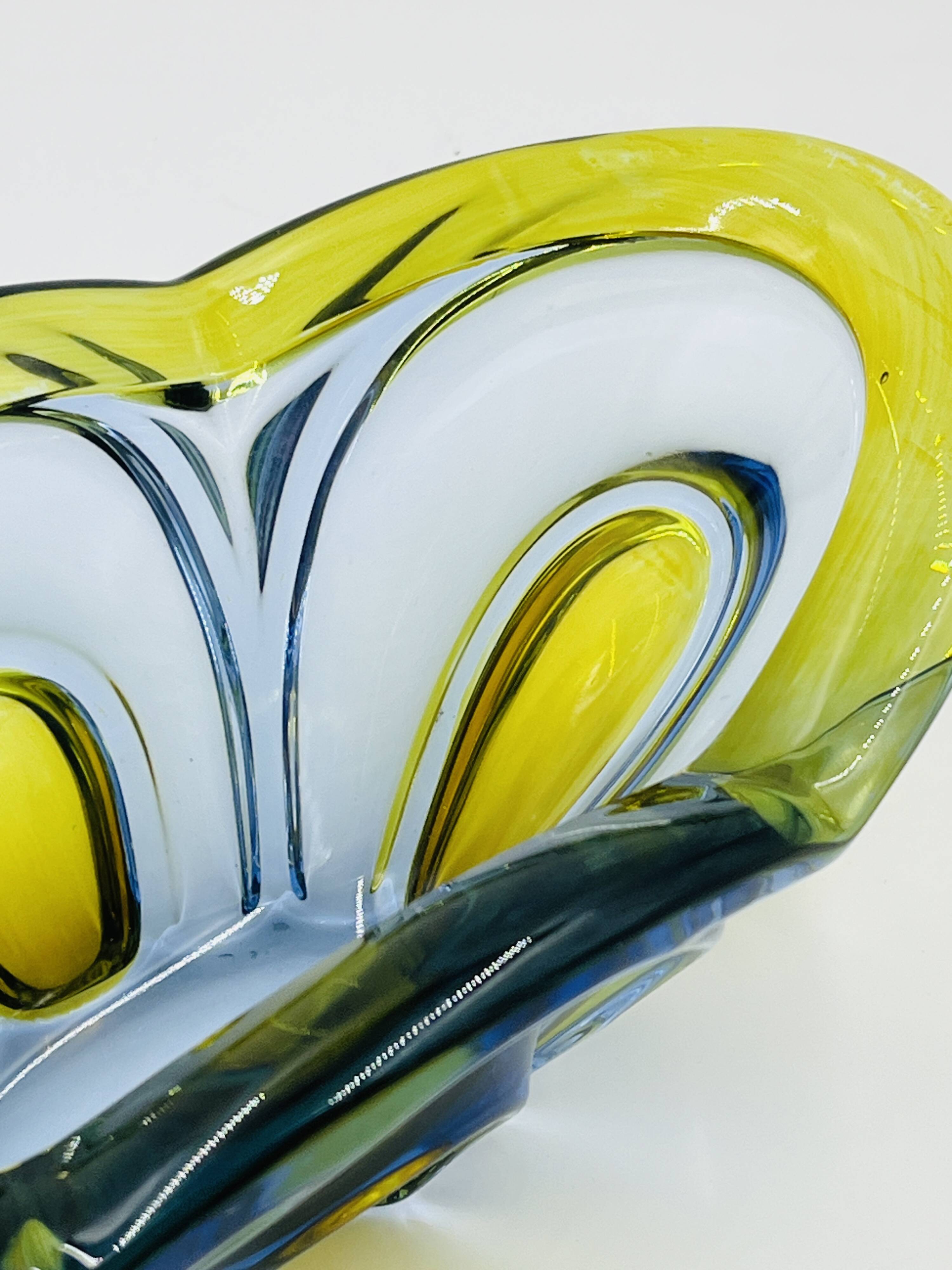 Coupe design en verre de Bohême Chribska