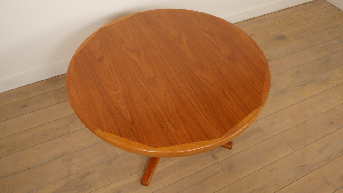 Vintage round dining table | extendable | teak | 120 cm - 220 cm