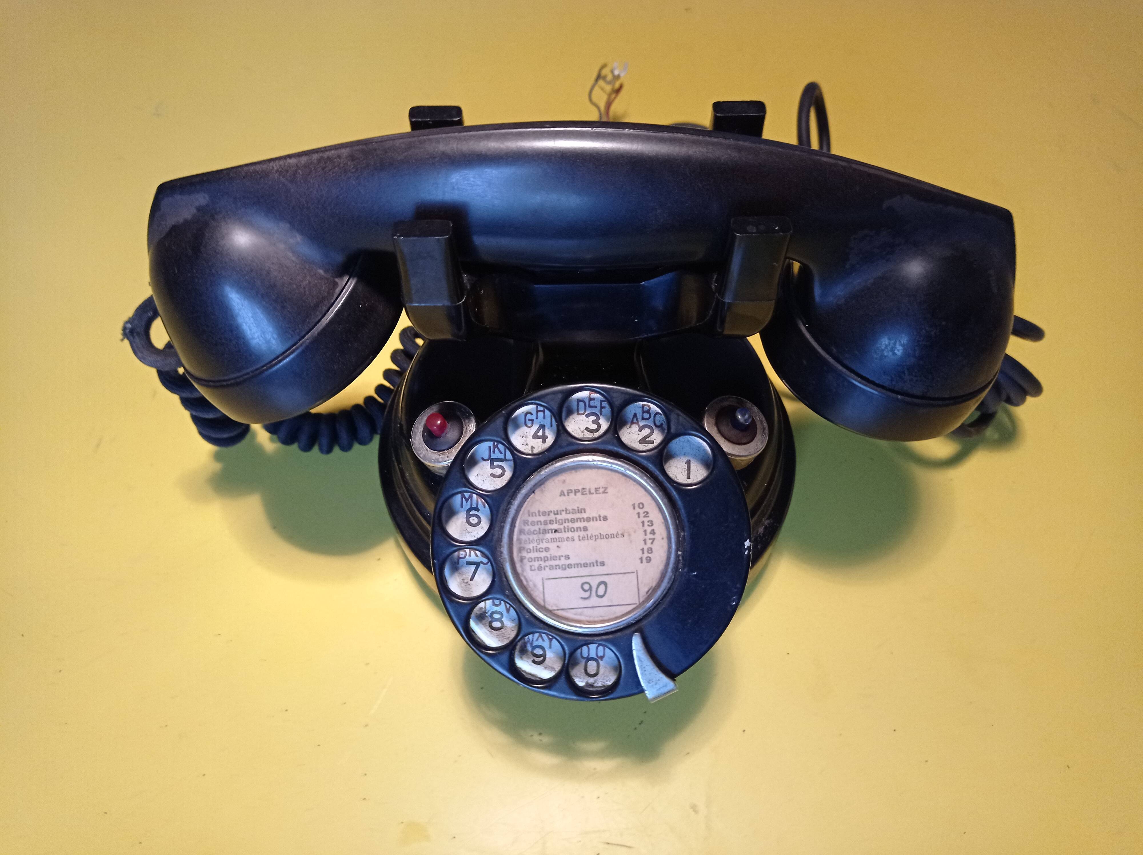 Téléphone bakélite années 40