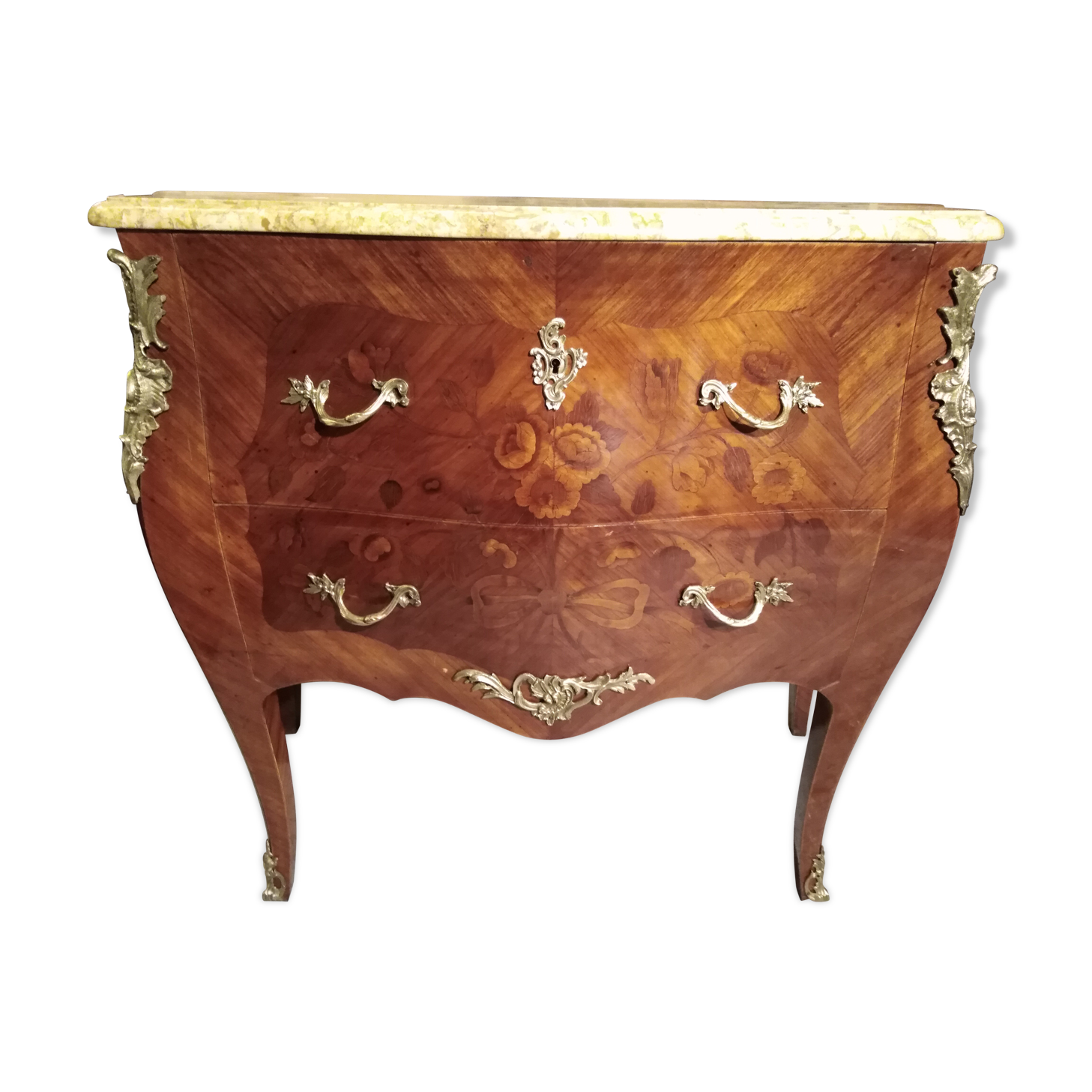 Commode style Louis XV dessus de marbre