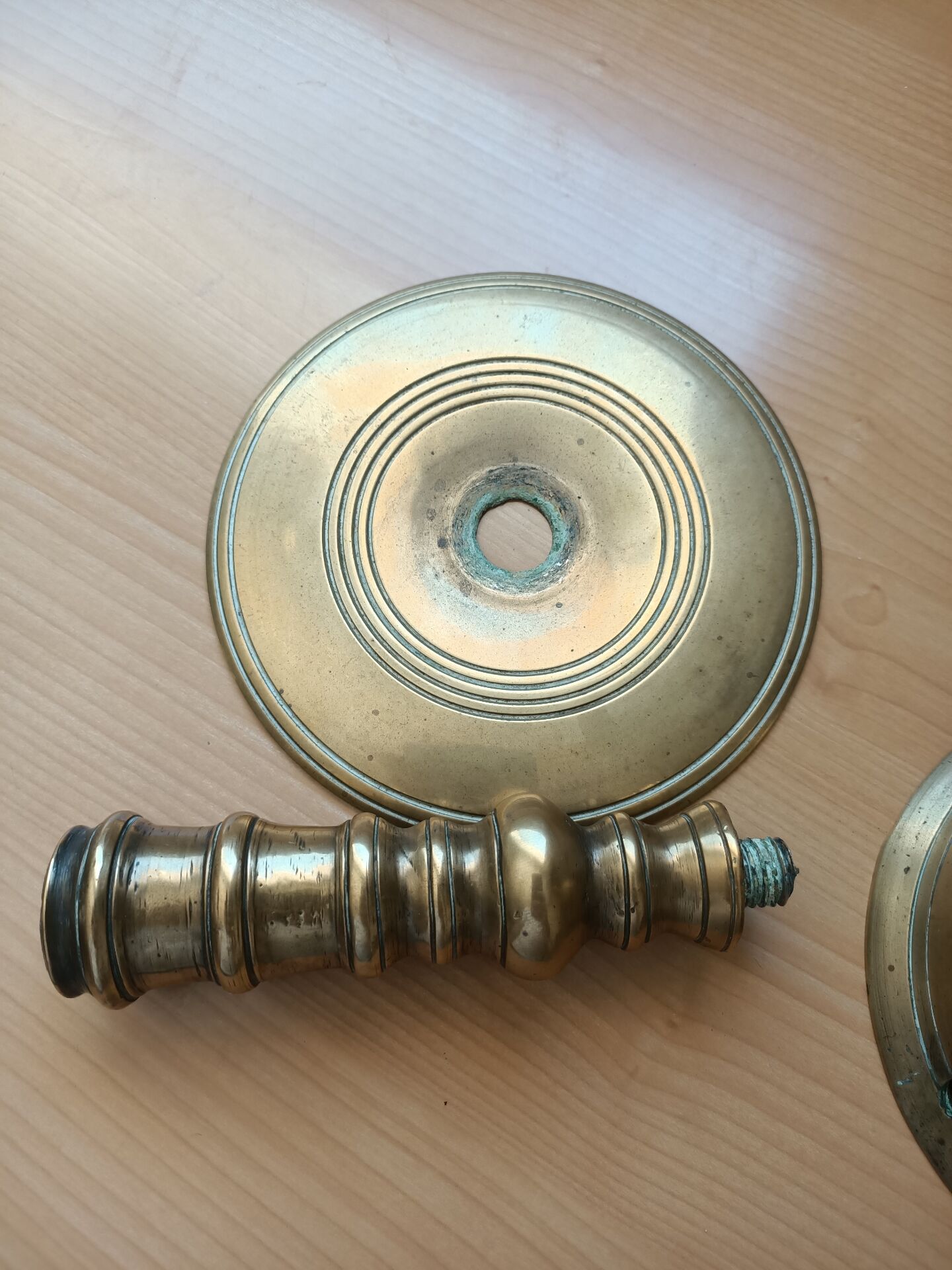 Bougeoir à disque en bronze