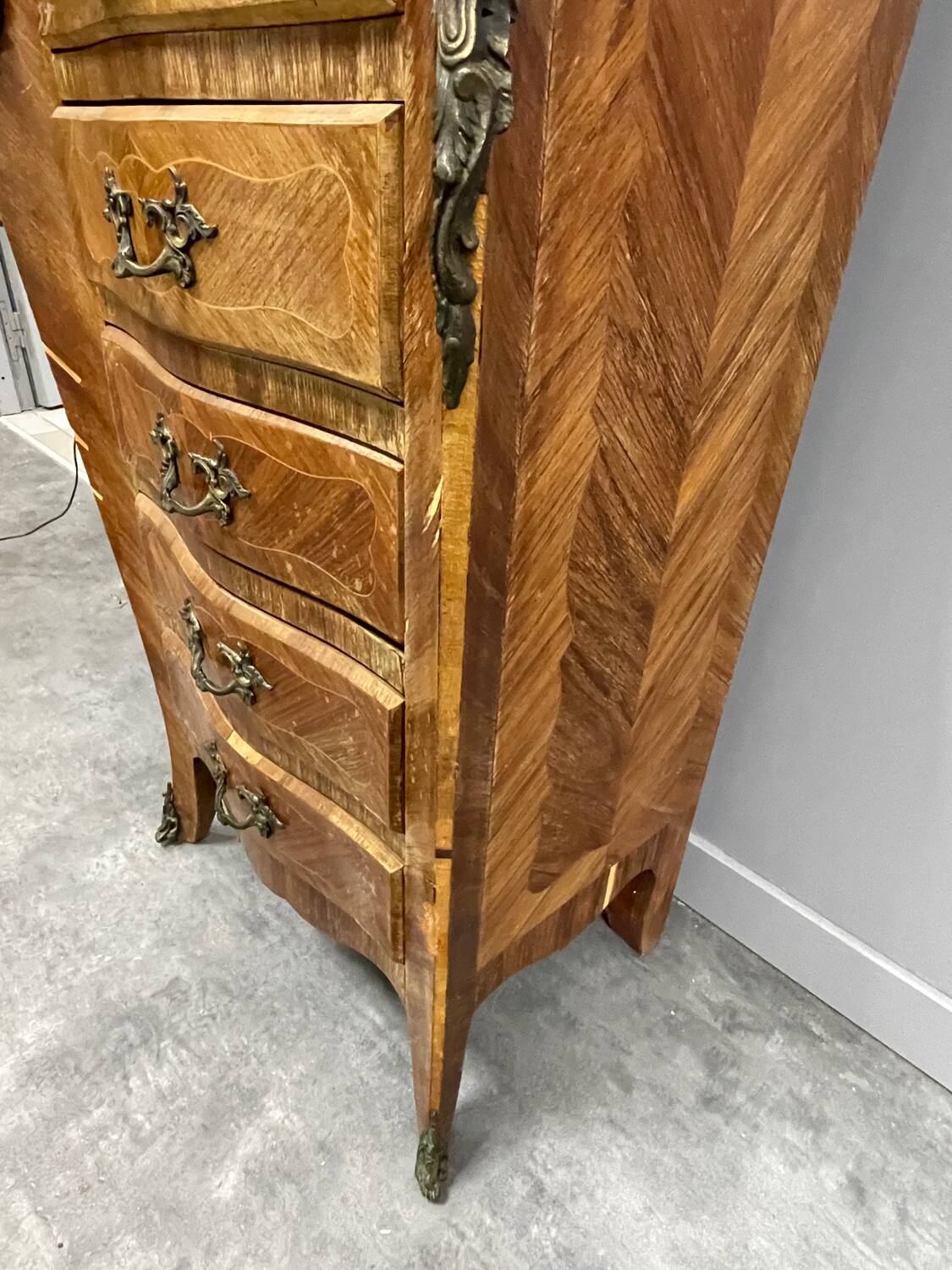 Chifonnier en marqueterie de style Louis XV XXeme