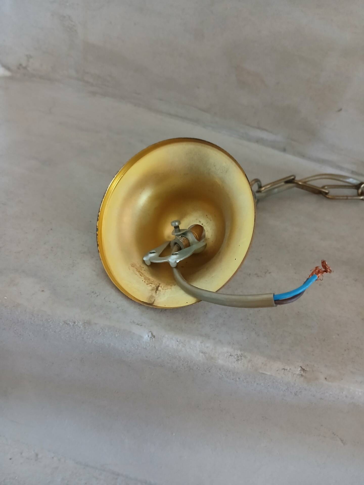 Suspension vintage rotin et nacre