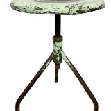 Tabouret pivotant industriel en fer vert, années 1960