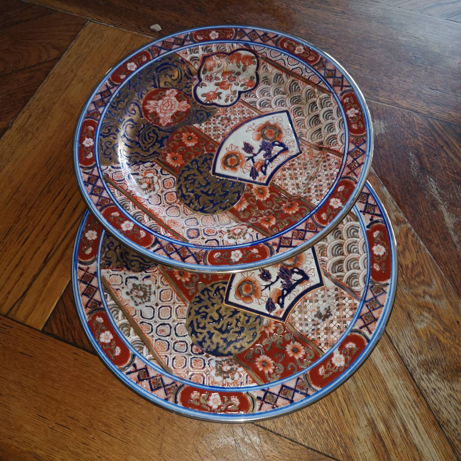 large Chinese imari plate or shallow bowl with flower and fan designs
