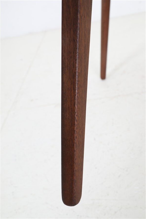 Rare mid-century walnut side table / coffee table with shelf by Jørgen Aakjær Jørgensen for Møbelintarsia / Danish modern design / 1960s
